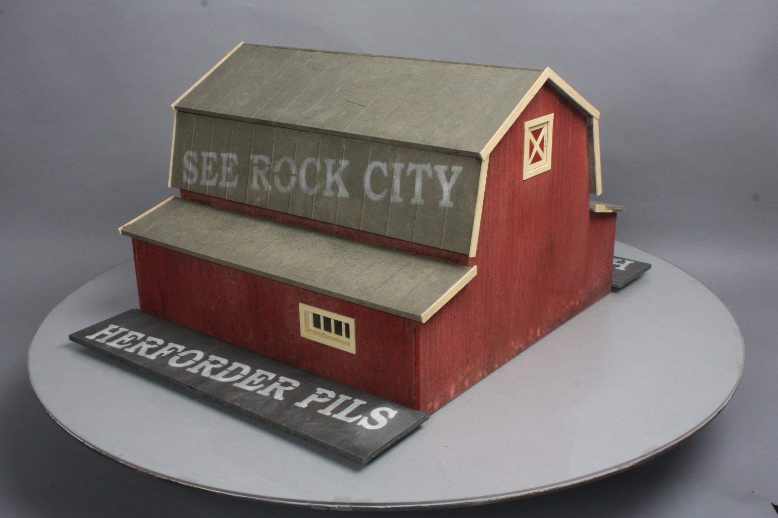 Piko G Scale Model Train Buildings - American BARN - 62110 | Realistic Miniature Farmhouse for Model Railroad Layouts | Perfect for Train Sets, Dioramas & Collectors