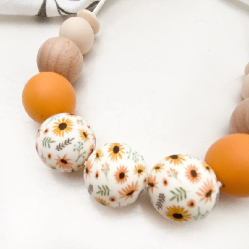 Spring Bloom Silicone Necklace - Amber Sunflower Pendant for Women, Fashion Jewelry Gift for Mom, Sister, Girlfriend - Perfect for Weddings, Parties & Everyday Wear