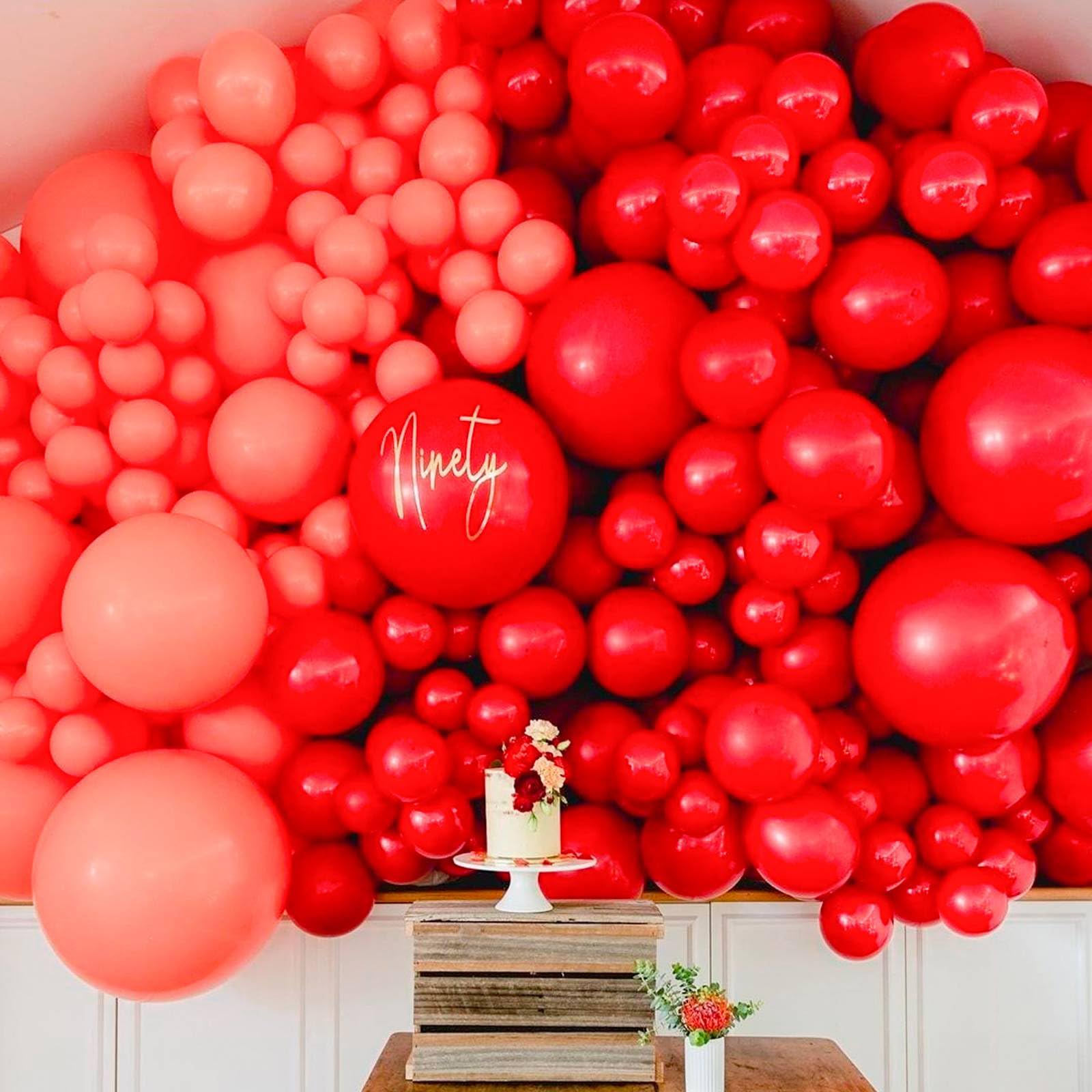 PartyWoo 100-Pack Matte Red Latex Balloons - 36
