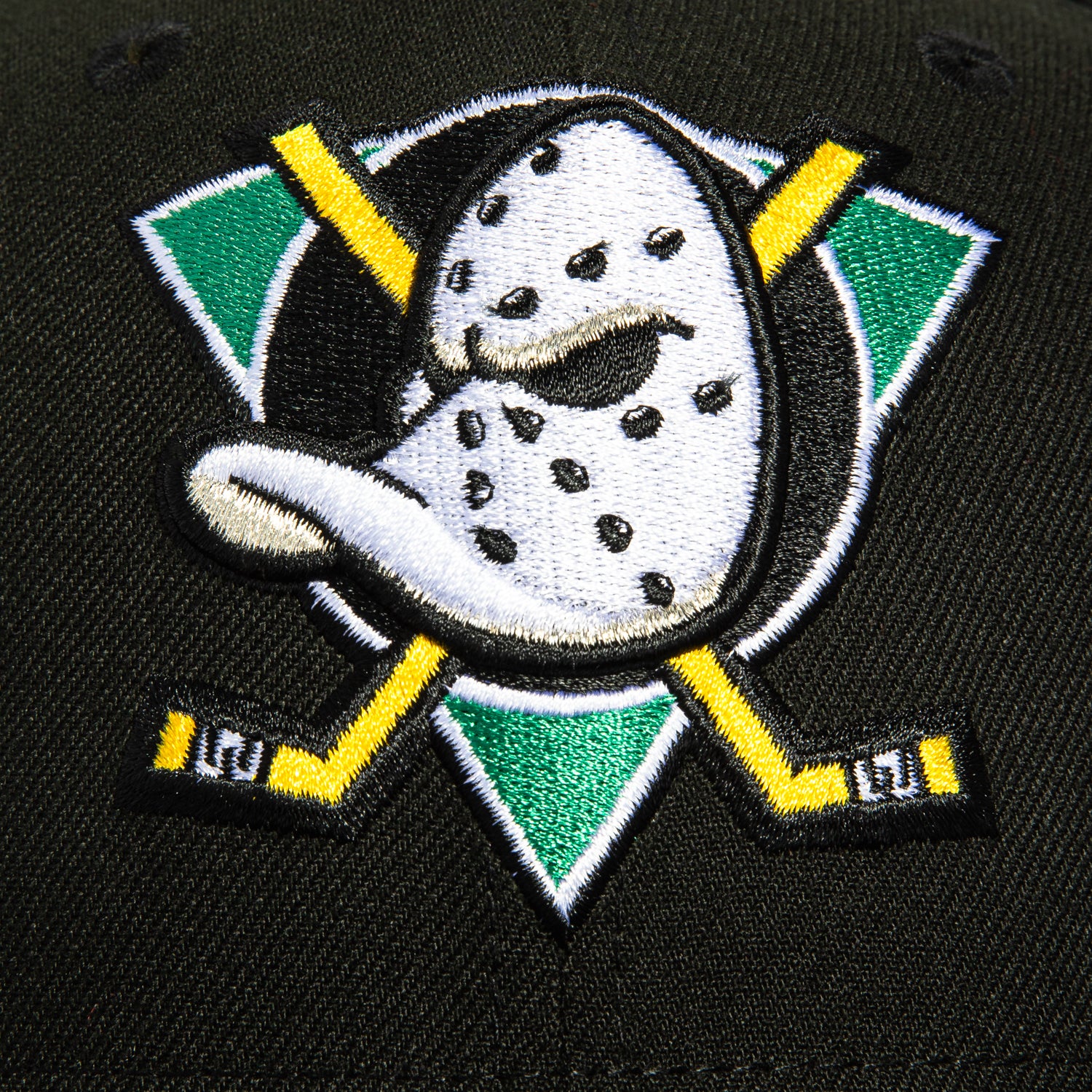 New Era 59Fifty Anaheim Ducks Adjustable Snapback Hat - Black NHL Hockey Cap for Men & Women - Perfect for Games, Fan Gear & Streetwear Fashion