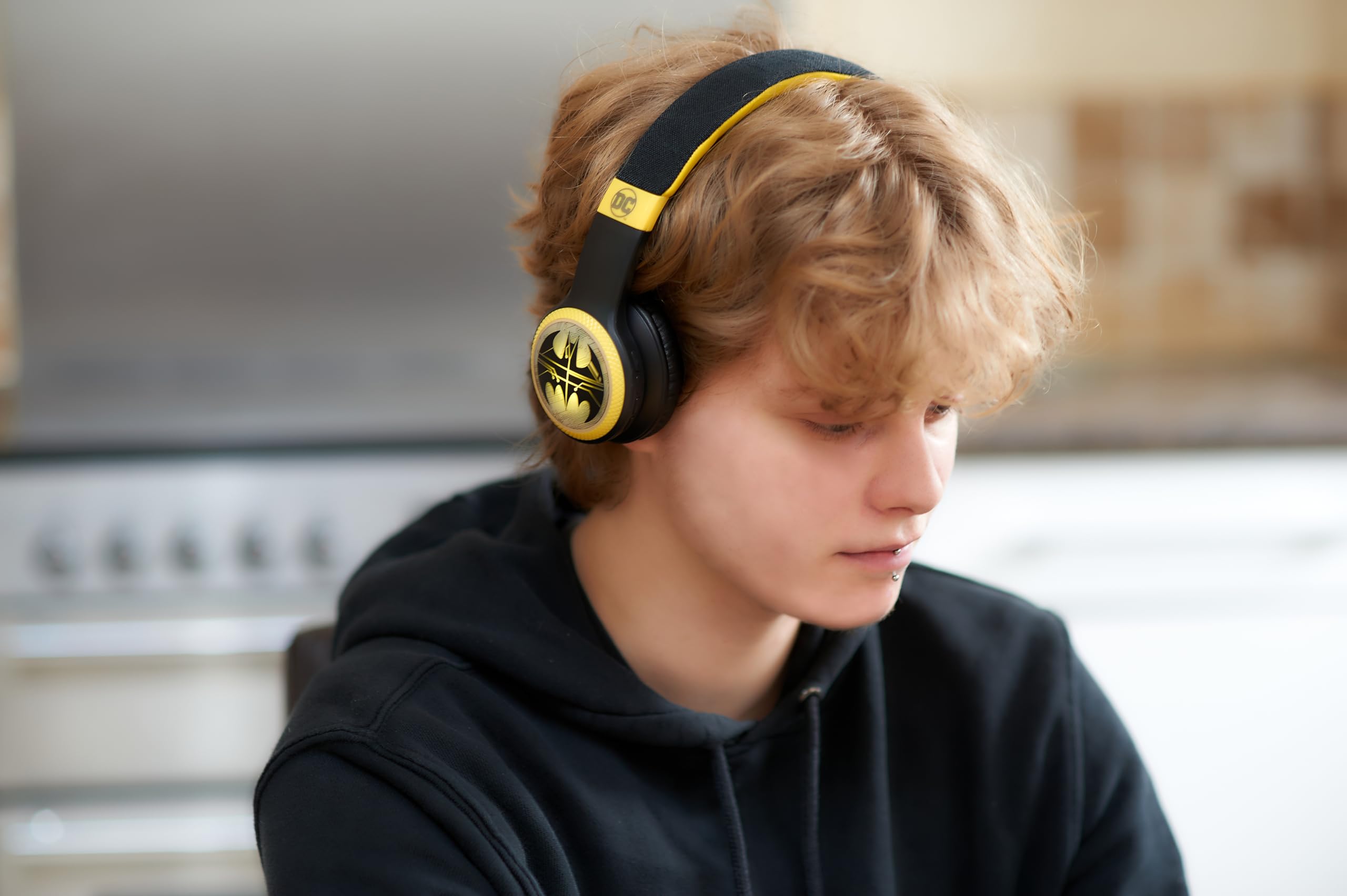 Batman DC Comics Bluetooth & Wired 2-in-1 Light-Up Headphones with Adjustable Headband, Built-in Mic for Calls - Perfect for Gaming, Movies & Superhero Fans