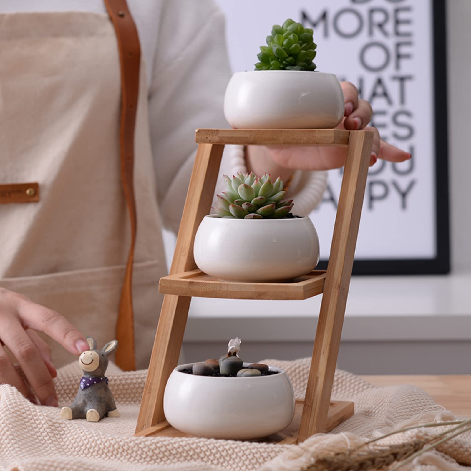 3-Tier Wooden Mini Tabletop Succulent Plant Stand - Elegant Flower Pot Holder for Succulents, Cacti & Herbs - Sturdy Home & Office Desktop Decoration (H25xL18cm) - Perfect for Windowsills, Shelves & Workspace Decor
