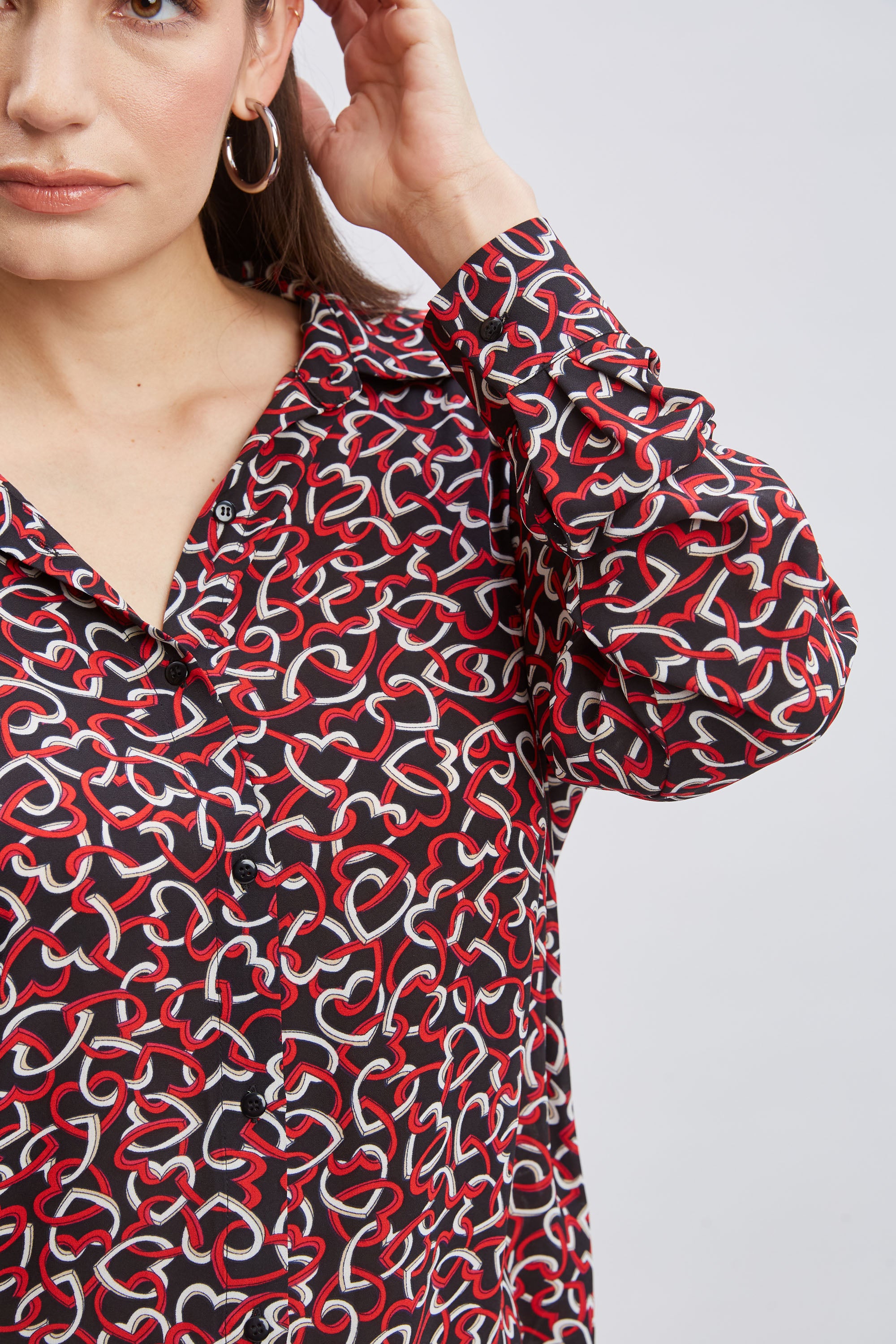 Tahari Women's Heart Link Print Blouse - Elegant Floral Button-Up Shirt for Work, Office & Casual Wear