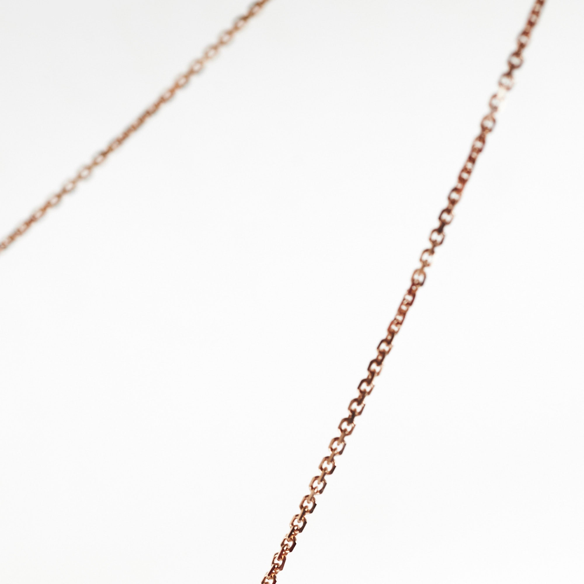 Bvlgari Divas' Dream Mother of Pearl Necklace - Elegant 18K Rose Gold Pendant with Diamond Accents for Women | Perfect for Weddings, Parties & Special Occasions