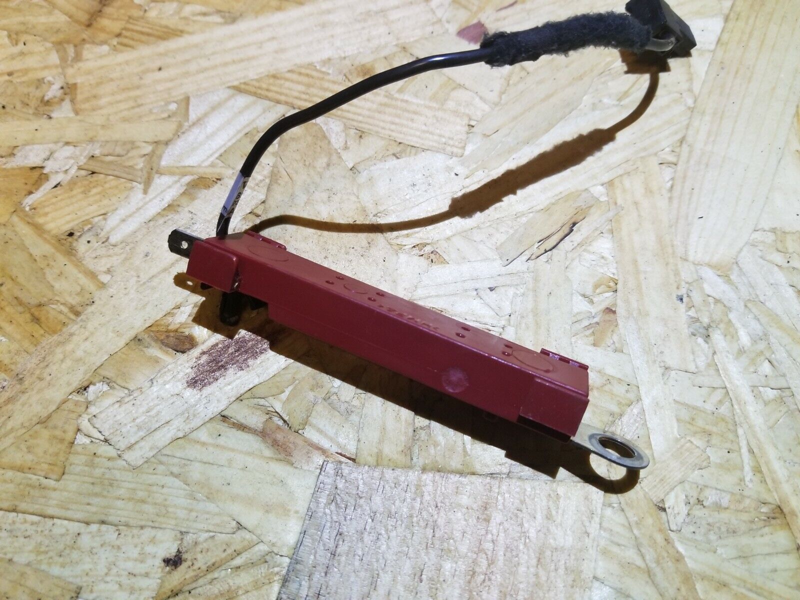 Original Volvo S40 Radio Antenna Suppression Filter OEM 05 06 07 - Compatible with Volvo S40 Models - Improve Radio Signal for Clear Audio - Perfect for Car Audio Upgrades & Road Trips