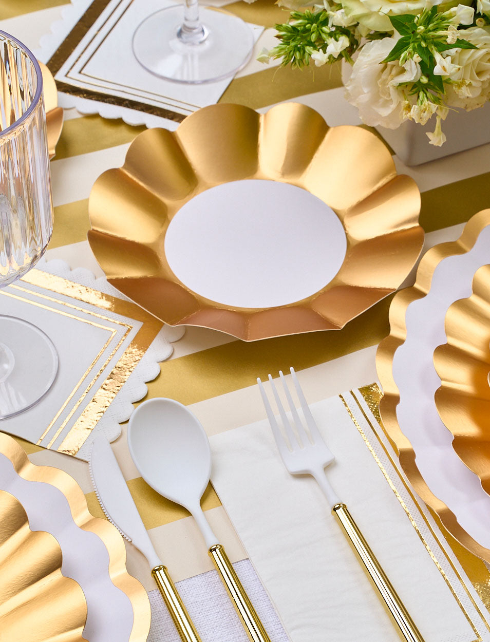 Elegant Gold & White Table Setting for Weddings, Parties & Special Occasions - Premium Dinnerware Set for Formal Dining & Home Decor