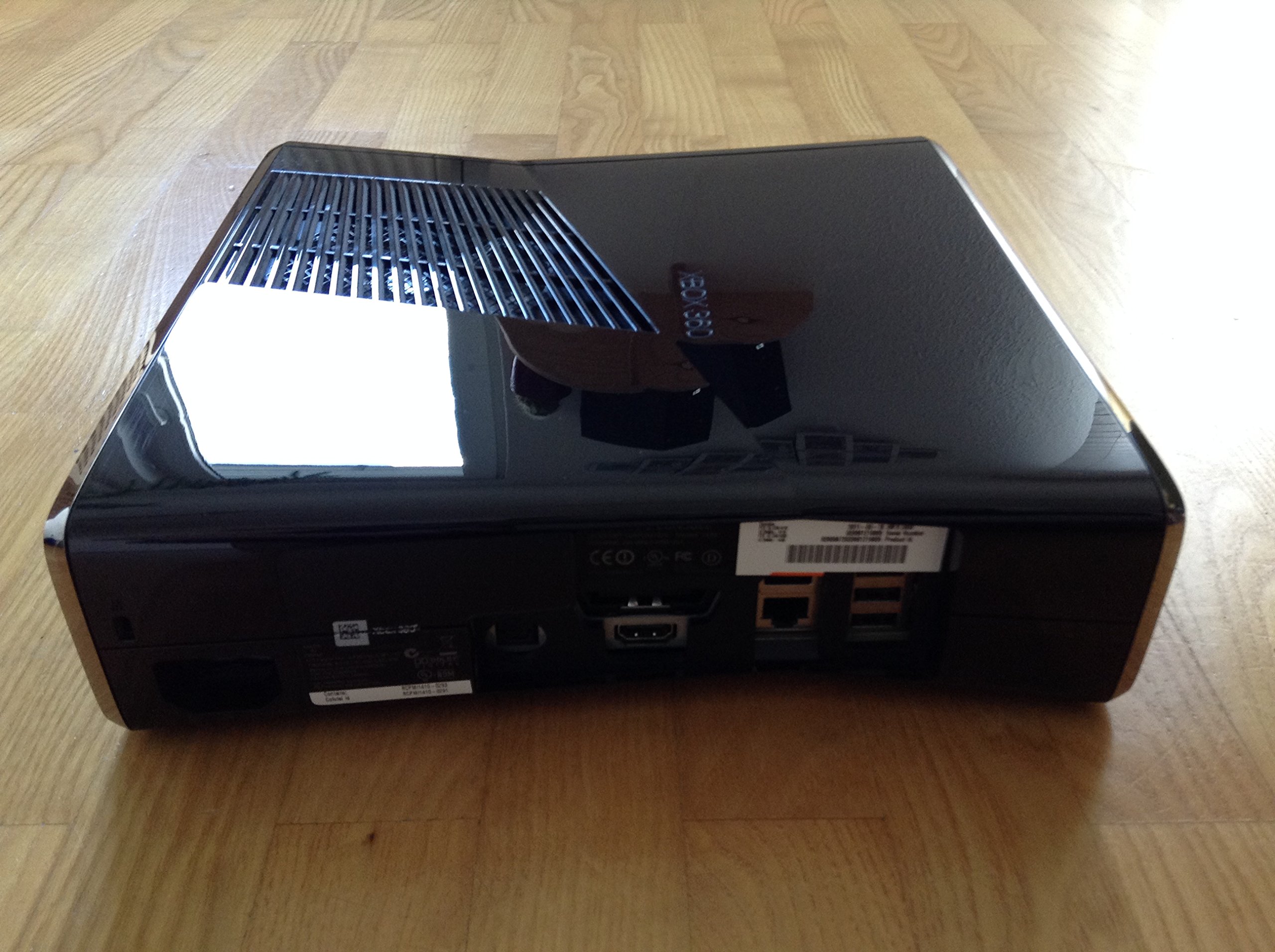 Xbox 360 250GB Console with Wireless Controller - Ultimate Gaming Experience for Home Entertainment & Multiplayer Fun