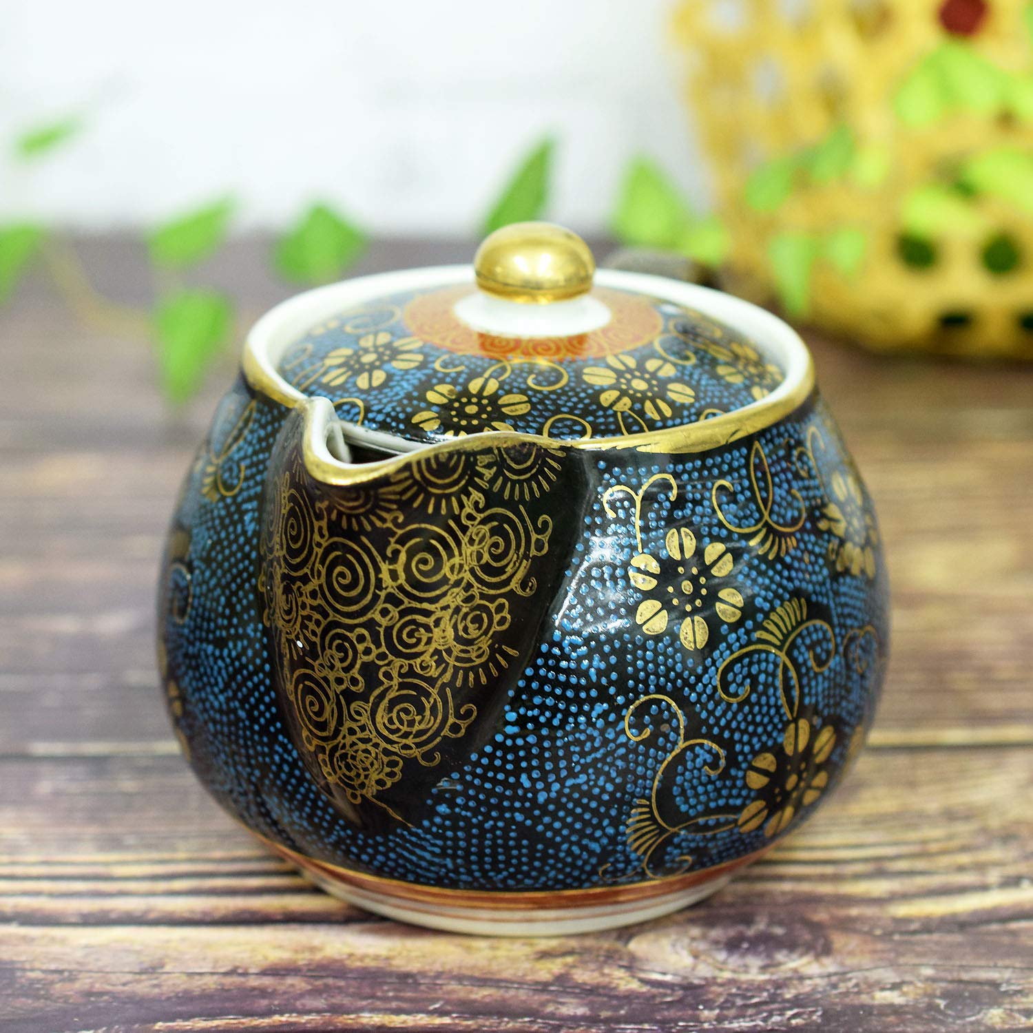 Kutani Yaki Japanese Gold Clematis Teapot with Built-in Tea Strainer - Authentic Japanese Ceramic Teapot for Green Tea, Oolong & Herbal Teas - Perfect for Tea Ceremonies, Gifts & Home Decor