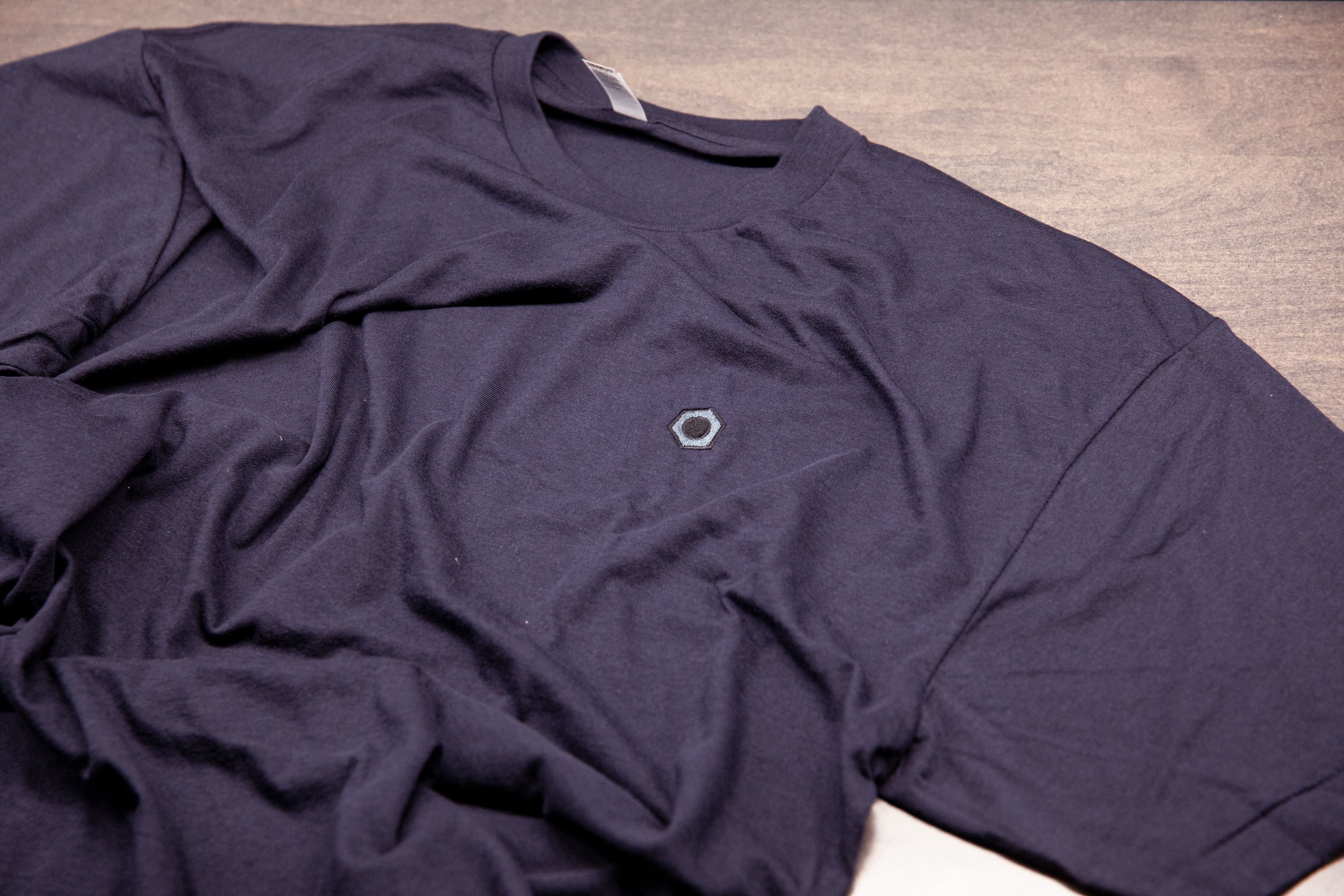 Minimalist Hexagon Print T-Shirt for Men & Women - Emira Giveaway - Perfect for Casual Wear, Street Style & Everyday Outfits