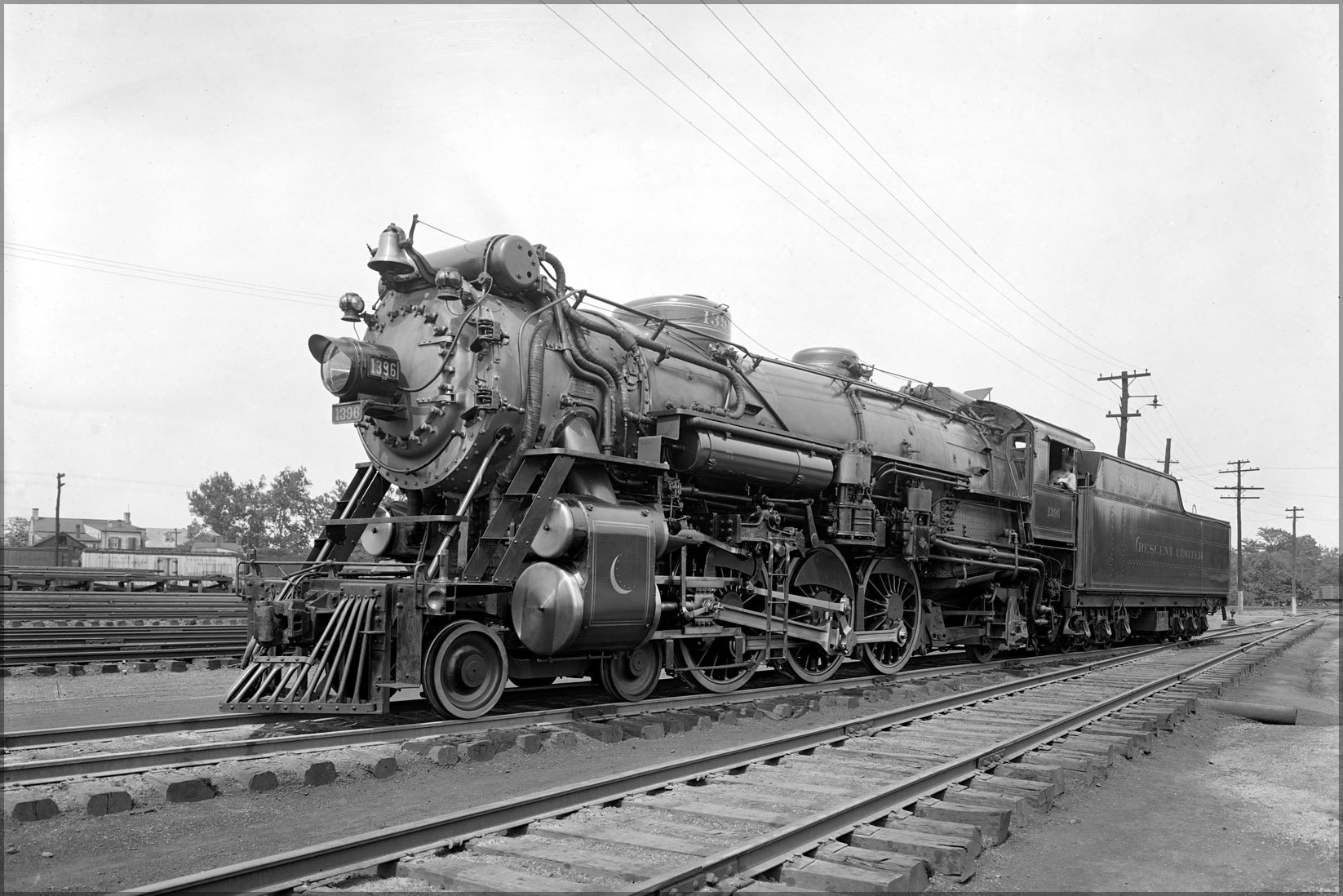 Vintage Southern Railroad Co Crescent Steam Locomotive PS-4 Class 4-6-2 - 24x36 Inch Historical Train Poster - Perfect for Home Office Decor, Man Cave, or Railroad Enthusiast Gifts