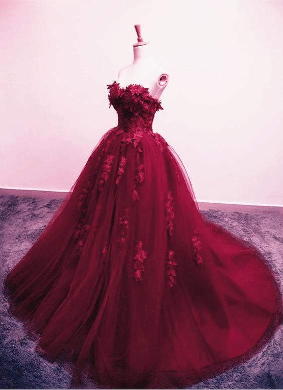 Elegant Burgundy Floral Lace Sweetheart Neckline Tulle Ball Gown Wedding Dress for Bride - Perfect for Romantic Weddings, Prom, Evening Gala & Special Occasions