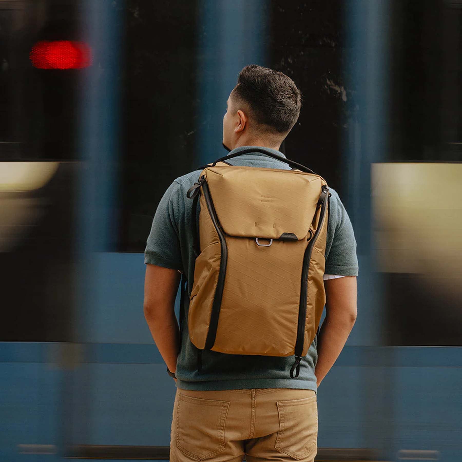 Peak Design Everyday Backpack 30L - Durable Camera & Travel Backpack for Photographers & Commuters - Perfect for Work, Hiking & Daily Use