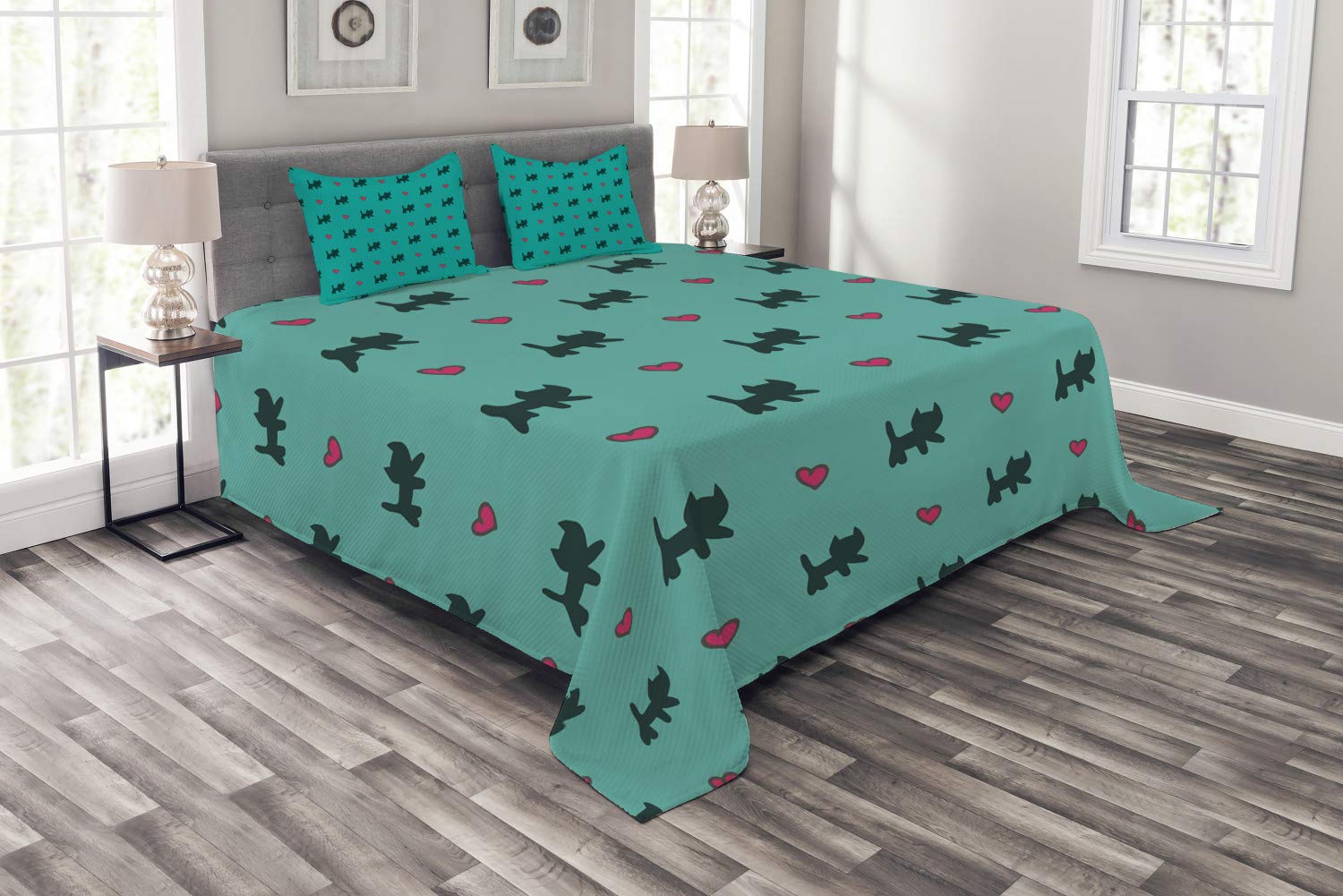 Ambesonne King Size Teal Bedspread Set with Kittens & Pink Hearts Animal Design - 3 Piece Bedding Coverlet & 2 Pillow Shams for Valentine's Day - Dark Blue & Teal Pink Decorative Bedroom Set - Perfect for Master Bedroom, Guest Room & Valentine's Gift