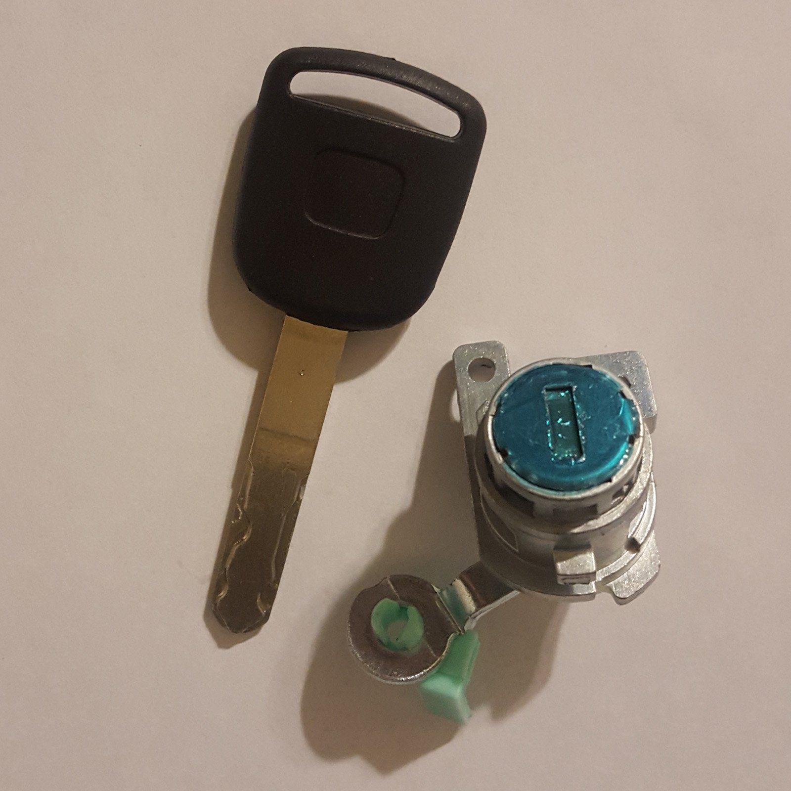 2006 Honda Accord 4-Door Replacement Lock Cylinder with Matching Key - Secure Your Vehicle & Prevent Theft