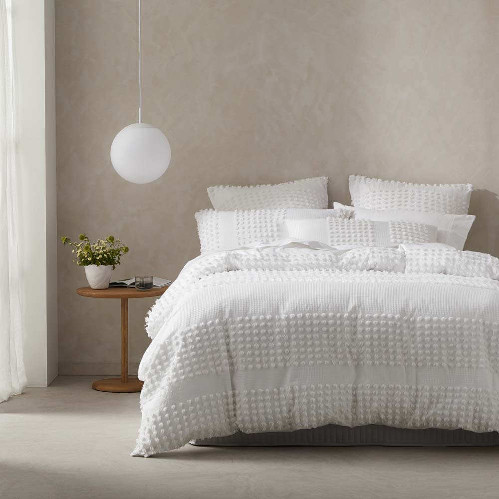 Premium White Quilt Cover Set - Queen Size Bedding for Luxury Comfort | Soft & Breathable Cotton Duvet Cover | Perfect for Master Bedroom, Guest Room & Hotel Decor