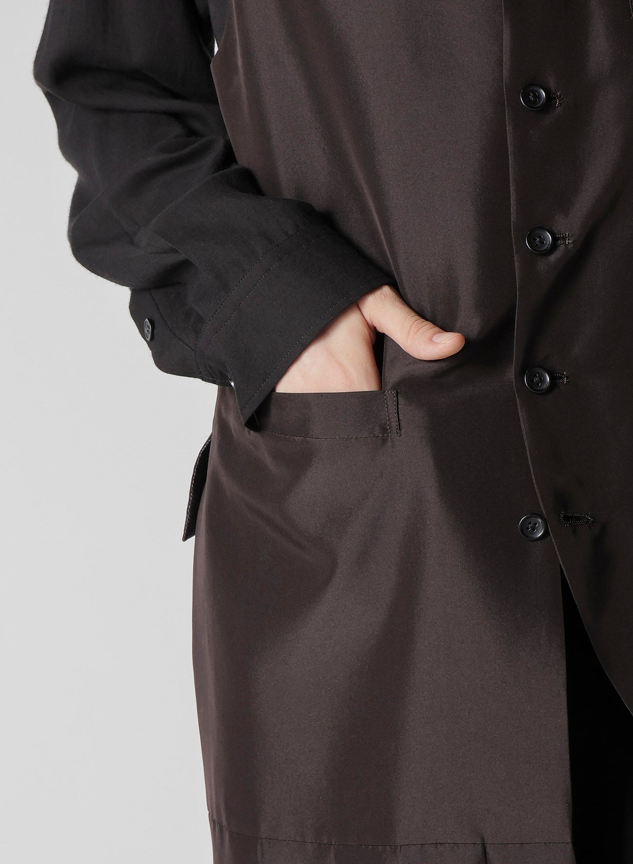 16MOMME HABUTAE Silk Plump Pleated Vest for Women - Elegant Layering Piece for Office, Evening Events & Special Occasions