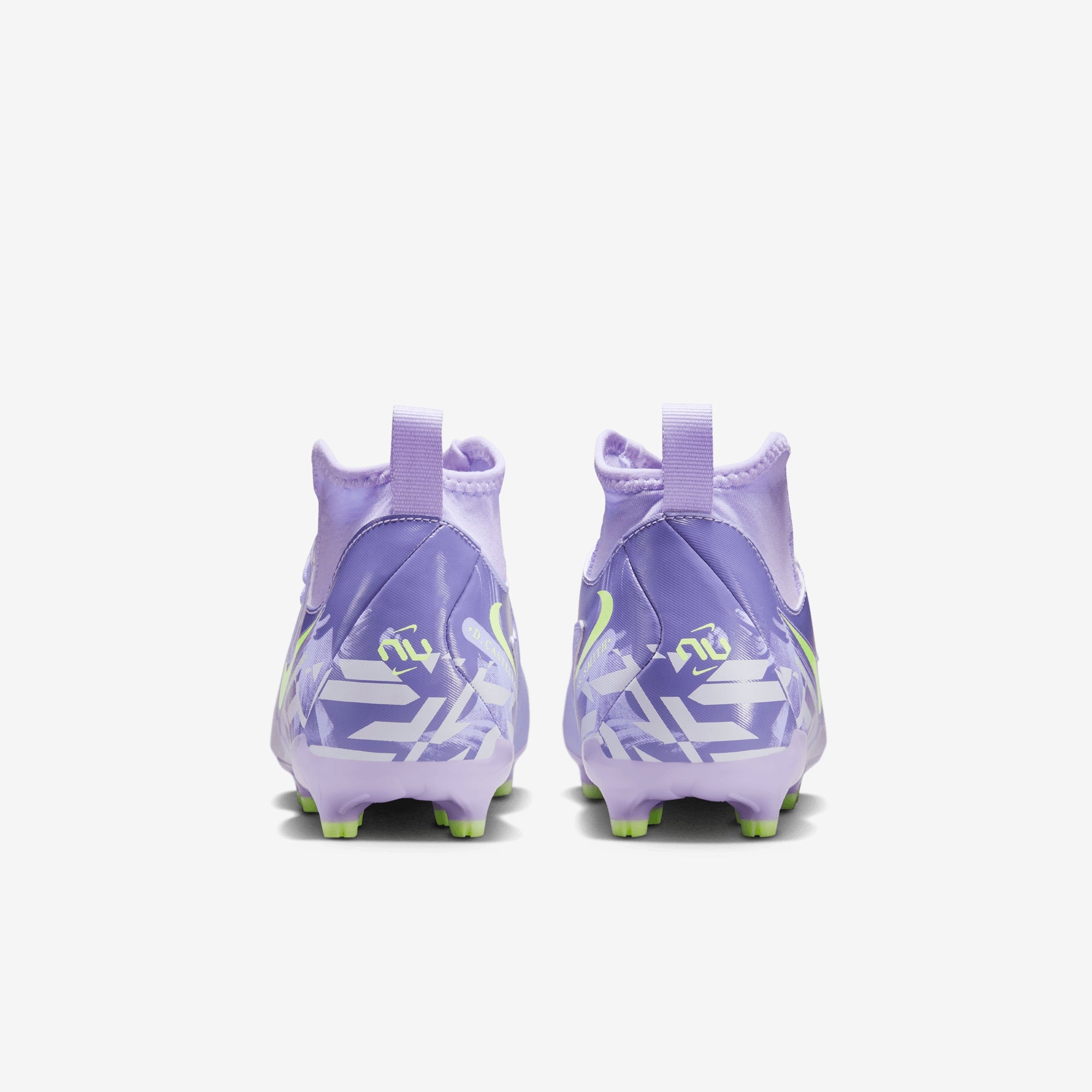 Nike Jr. Phantom Luna 2 Academy Soccer Cleats - Youth Football Shoes for Boys & Girls - Perfect for Turf & Grass Fields - Training & Match Play