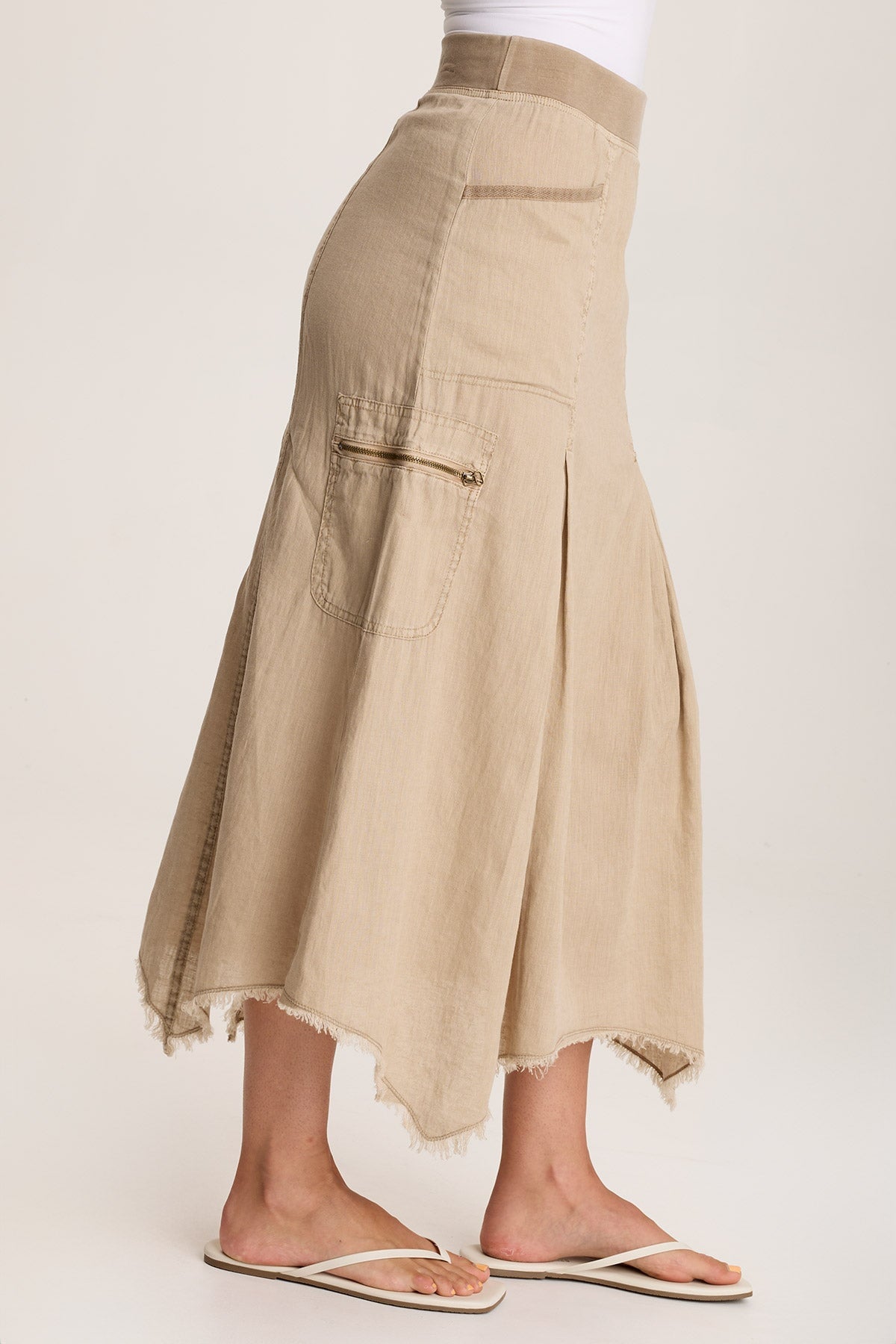 Stylish Doak Skirt with Sharkbite Hem & Functional Cargo Pockets - Trendy Women's Streetwear for Casual Outings & Outdoor Adventures