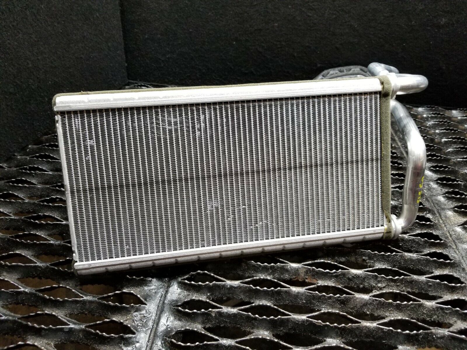 2005-2010 Cadillac STS Heater Core Replacement - OEM Quality Part for HVAC System Repair - Perfect for Cold Weather & Defrosting Needs