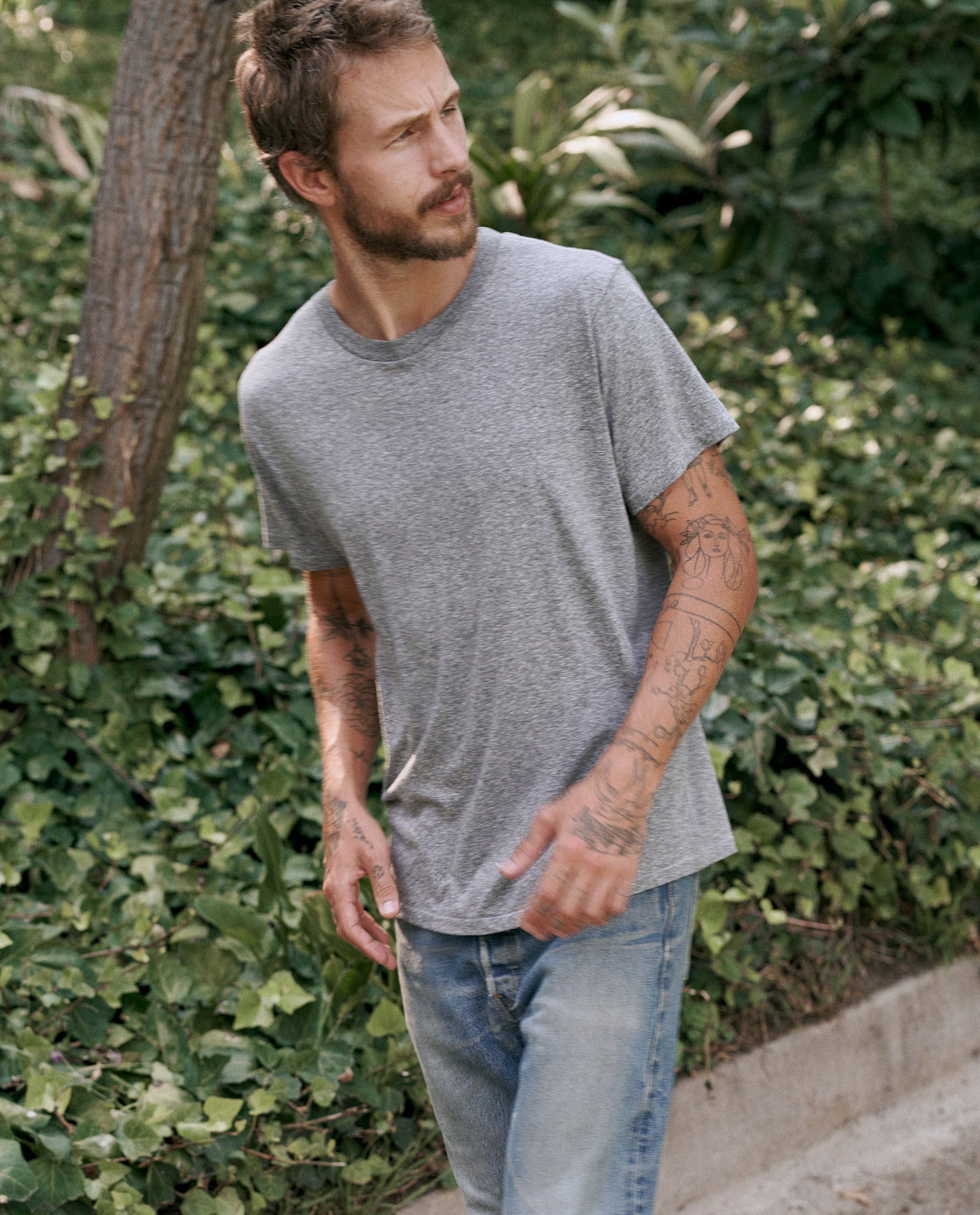 Premium Men's Slim Fit T-Shirt - Soft Heather Grey Cotton Tee for Casual Wear & Layering