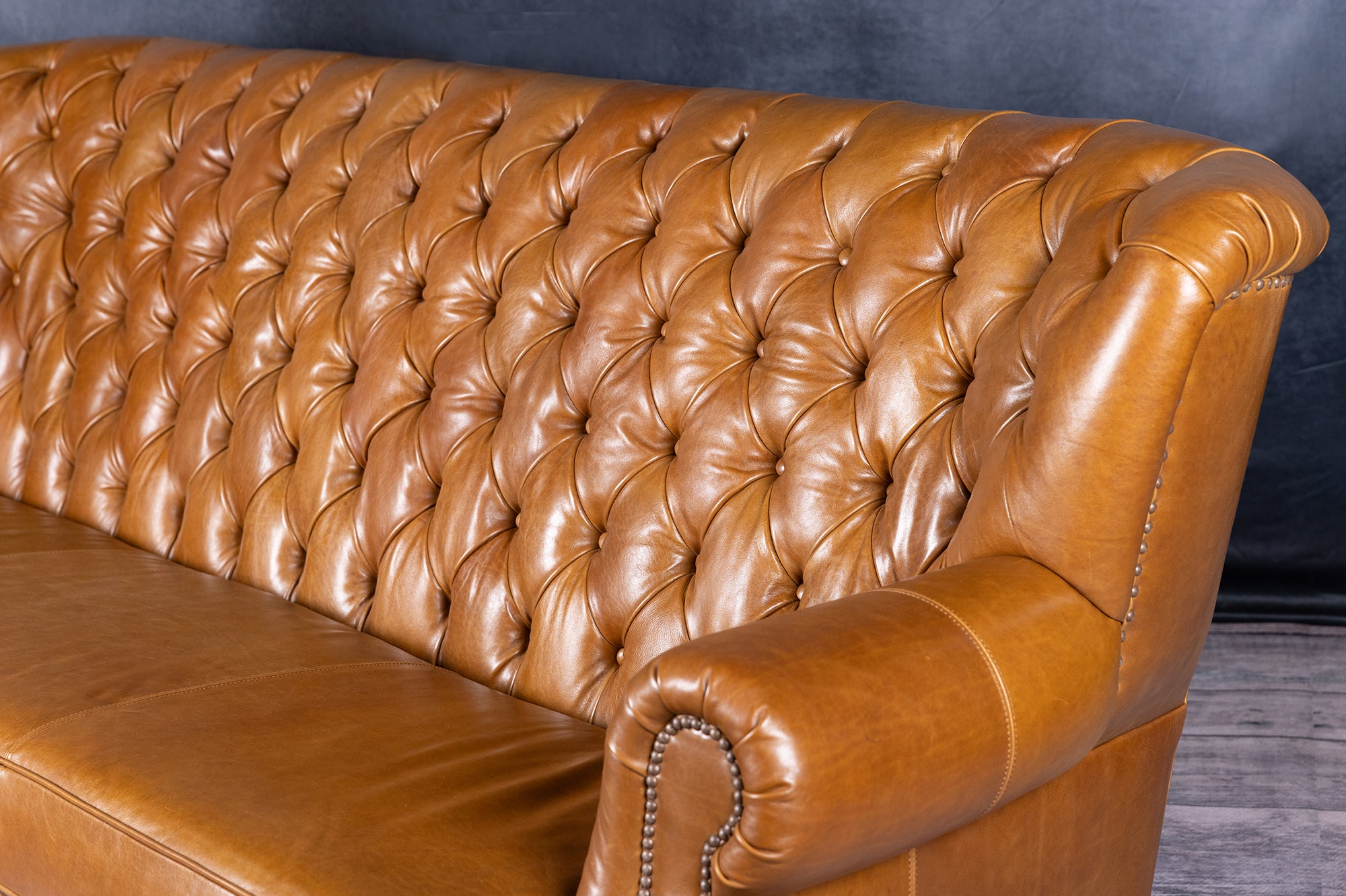 Premium Genuine Leather Sofa for Writers - Comfortable Home Office & Study Room Furniture for Relaxing & Reading