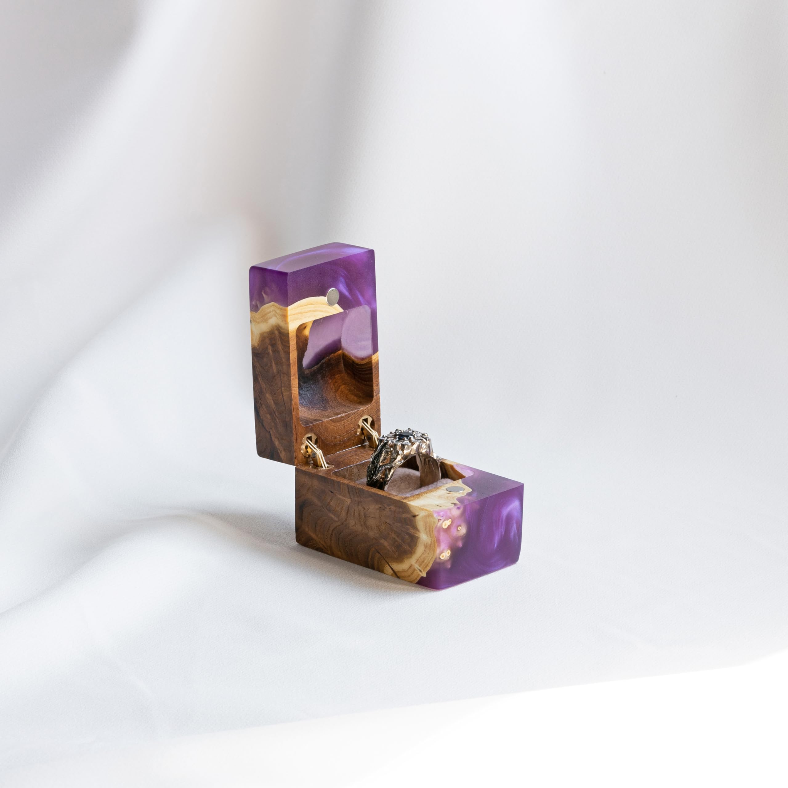Exquisite Handcrafted Wooden Ring Box for Engagement & Wedding - Unique Proposal Ring Holder for Women & Men - Elegant Purple Accord Single Ring Bearer Box - Perfect for Wedding Proposals, Vow Renewals & Special Occasions