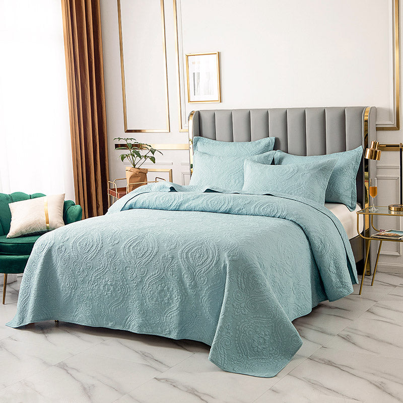 Aramis Reversible 3-Piece Damask Quilt Set - King Size Bedding with Matching Pillow Shams - Luxury Bedroom Decor for Master & Guest Rooms