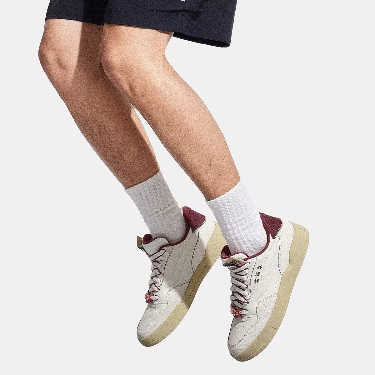 LI-NING 001 BTC Series Men's Classic Retro Sneakers - Casual Trendy Style Sports Shoes for Running, Walking & Streetwear Fashion (AGCS023, AGCU053, AGCV019)