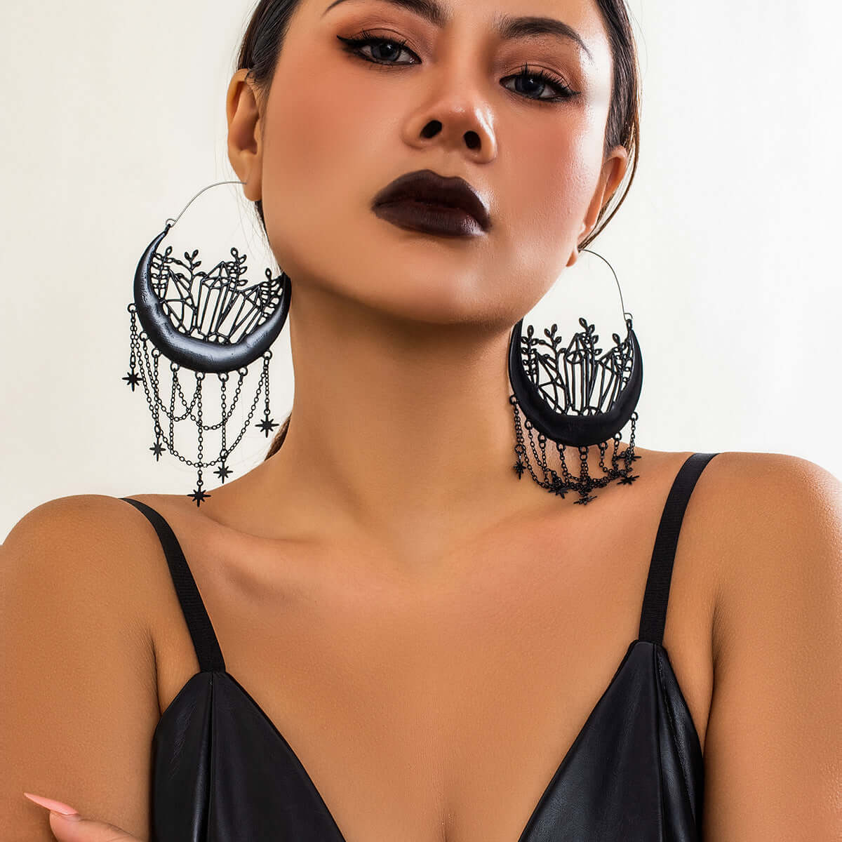 Gothic Halloween Black Magic Vampire Drop Earrings NZ3024 | Elegant Gothic Jewelry for Women | Perfect for Halloween, Cosplay, and Dark Fashion Accessories