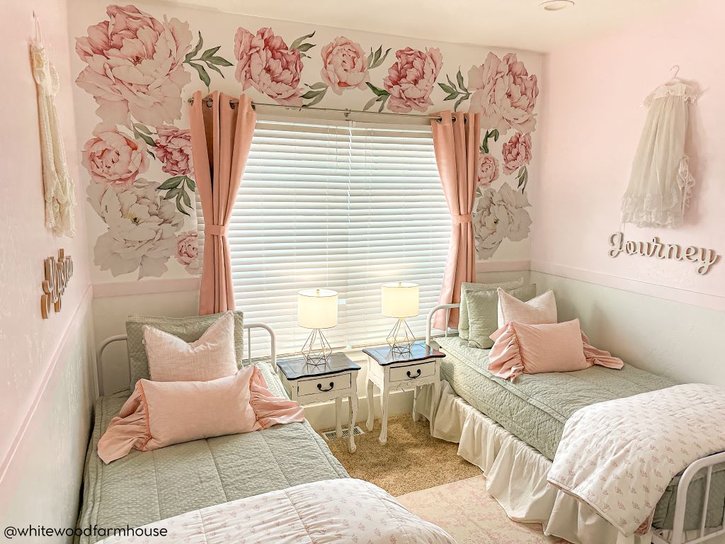 Chloe Luxe Beddy's - Ultra Soft & Cozy Bedding Set for Women & Girls | Perfect for Winter Nights, Sleepovers & Relaxation