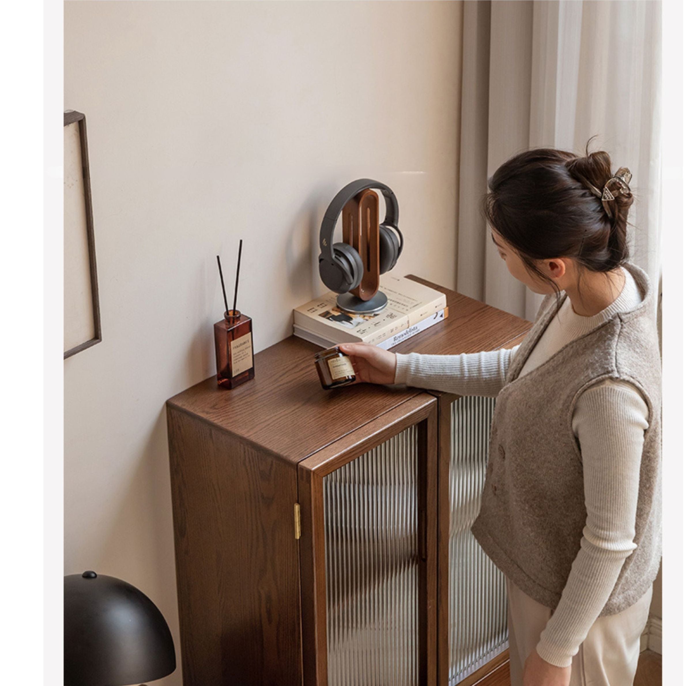 Solid Oak Wood Modern Side Cabinet - Stylish Storage for Living Room, Bedroom, or Office