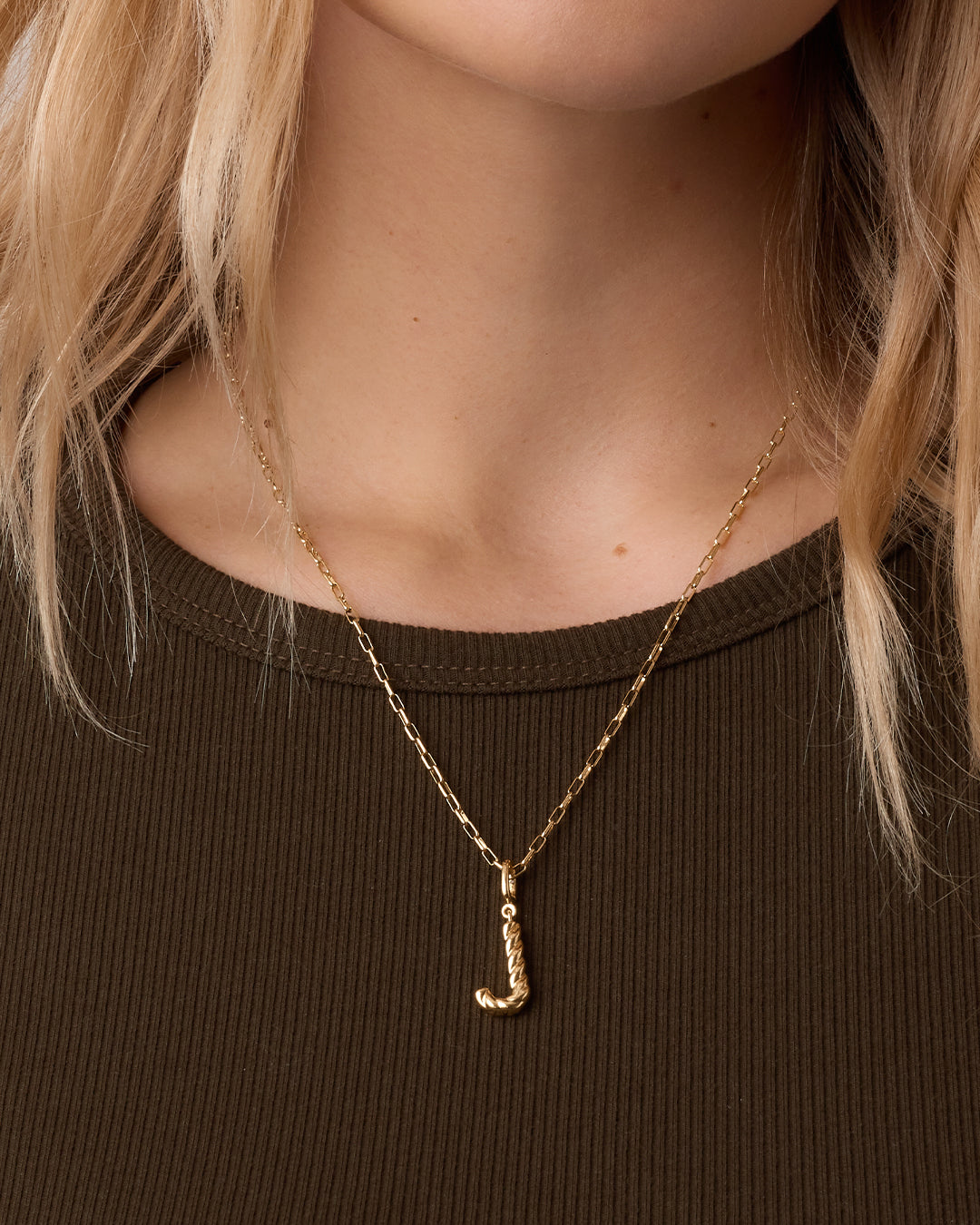 Alphabet Statement Charm Necklace for Women - Personalized Initial Pendant Jewelry - Perfect for Gifts, Birthdays, and Everyday Wear