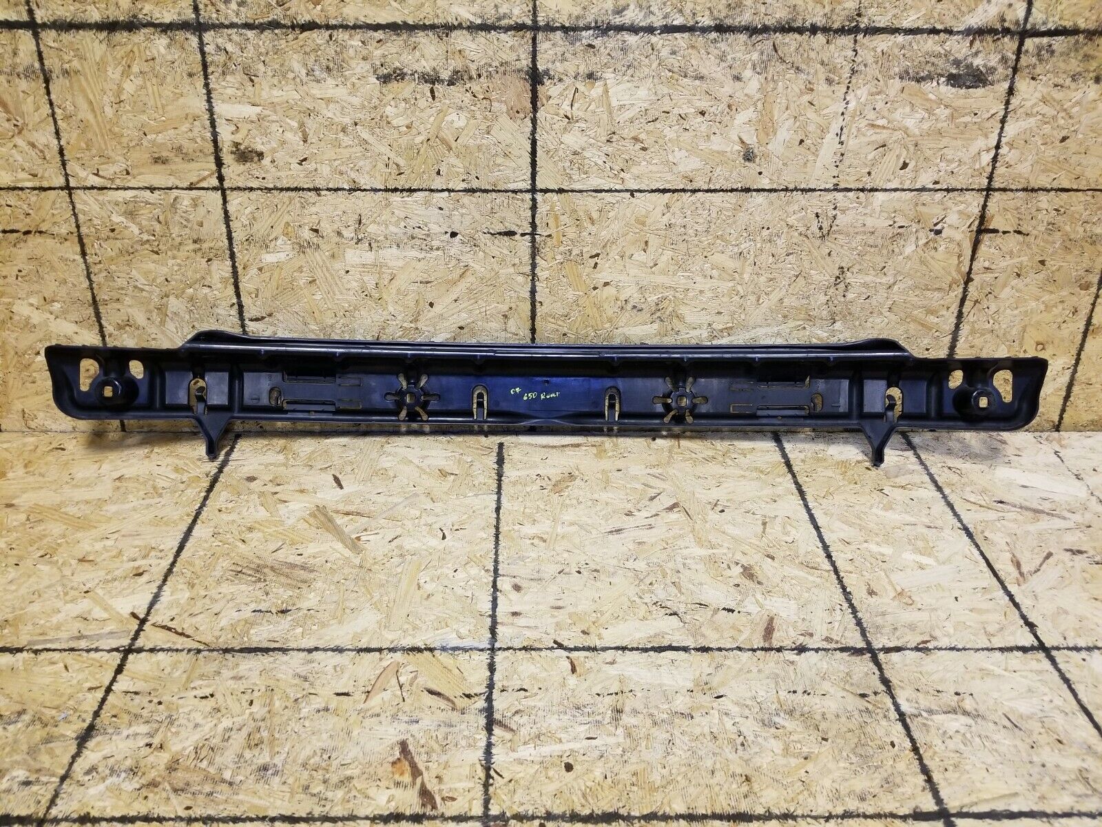 2006-2010 BMW 650i E63 Rear Bumper Mount Bracket OEM 7038195 - Perfect Fit for Rear Bumper Replacement & Repair