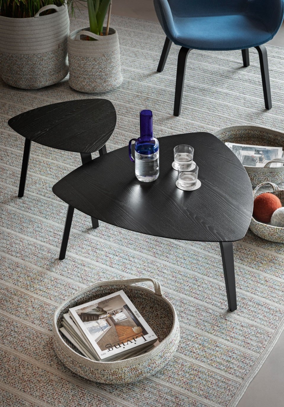 Modern Midj Dalia Coffee Table - Stylish Living Room Centerpiece for Home Decor & Entertaining