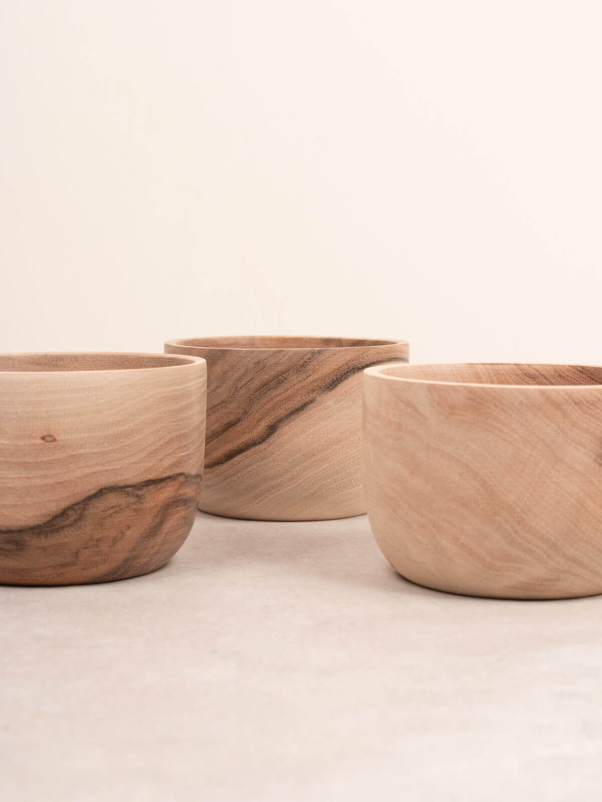 Premium Handcrafted Walnut Wood Bowl - Natural, Durable & Eco-Friendly Kitchenware for Salads, Fruits & Home Decor