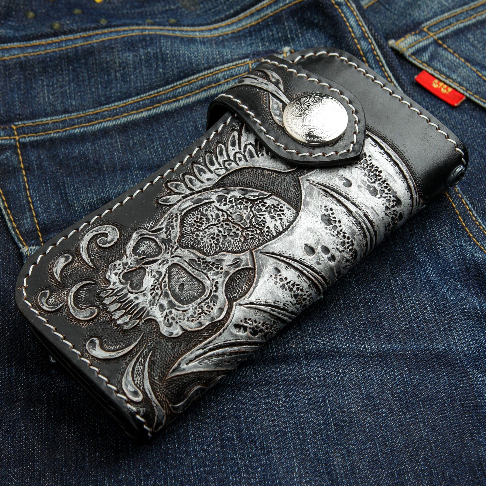 Tribal Skull Carved Genuine Leather Biker Wallet for Men - Stylish Motorcycle Wallet with RFID Protection - Perfect for Bikers, Riders & Outdoor Enthusiasts