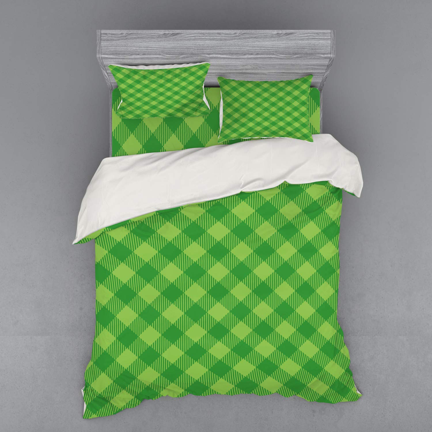 Ambesonne Irish Duvet Cover Set - Retro Checkered Tile Pattern in Vivid Green & Lime, 4-Piece Queen Size Bedding with Shams & Fitted Sheet | Perfect for St. Patrick's Day Decor, Irish-Themed Bedrooms & Vintage Home Styling