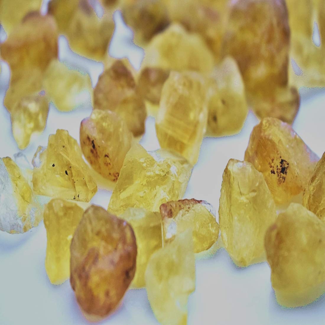 Natural Citrine Rough Stone (100g) - Raw Citrine Crystal for Healing, Meditation & Reiki | Solar Plexus Chakra Energy Stone | Enhance Business Success, Wealth & Spiritual Growth | Perfect for Home Decor, Yoga Practice & Positive Energy Spaces