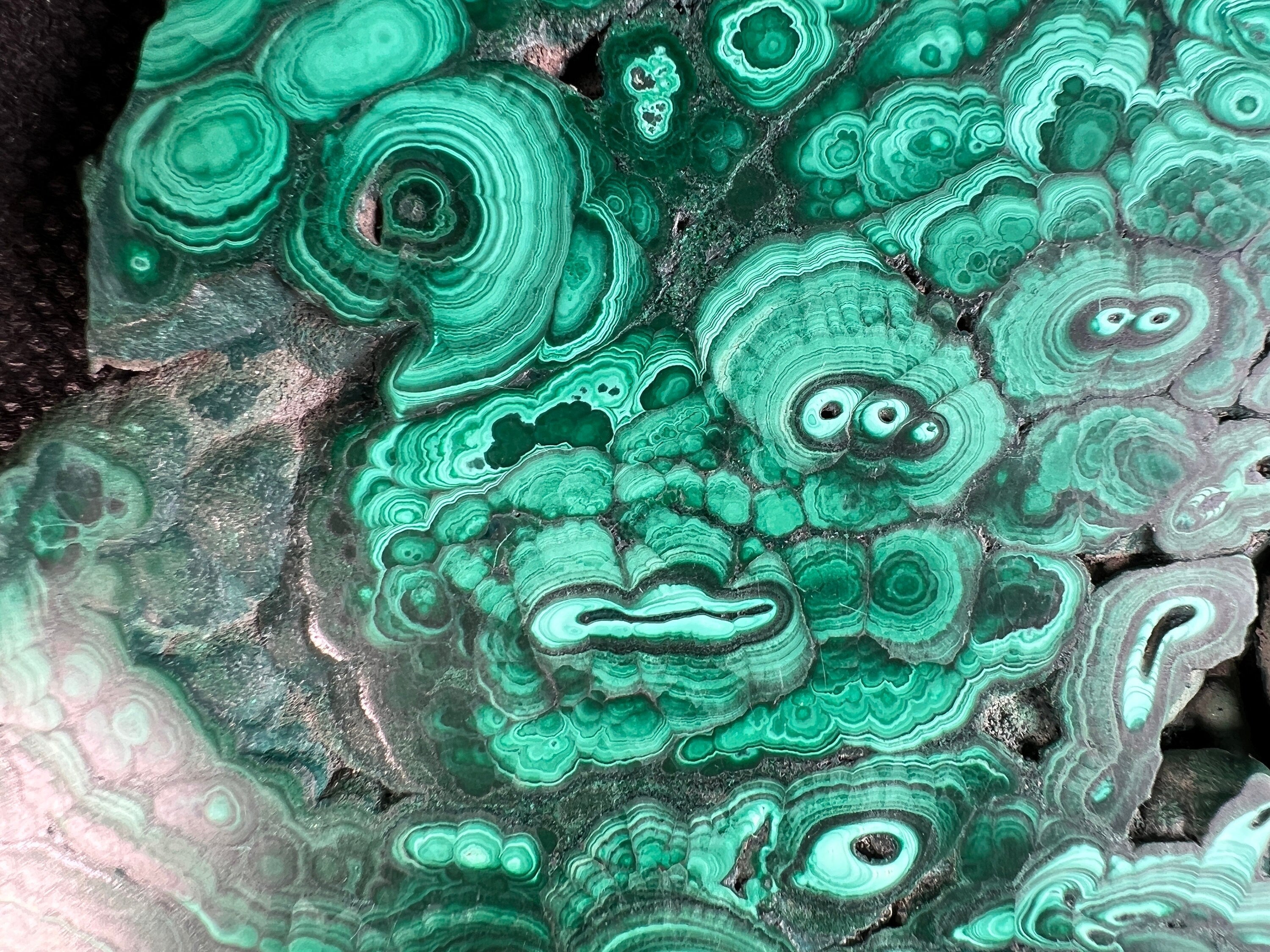 Natural Malachite Crystal Slab - Green Malachite Stone for Jewelry Making, Unique Gift Idea, Home Decor | Healing Crystal for Meditation, Office Desk Decor, Feng Shui Decorations