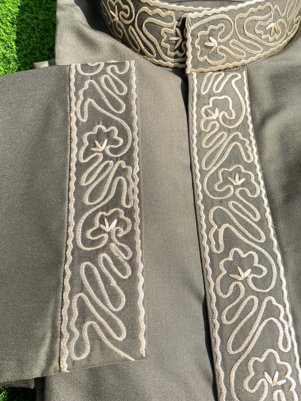 Premium Men's Forest Green Saudi Thobe with Gold Embroidery - Traditional Arabic Robe for Eid, Weddings & Special Occasions