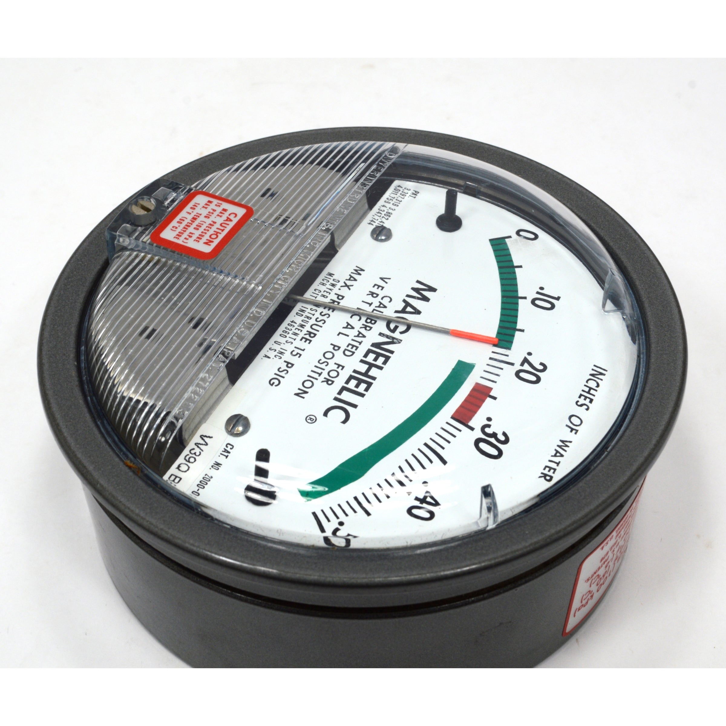 New in Box Dwyer Magnehelic Pressure Gauge Model 2000 0-0.5