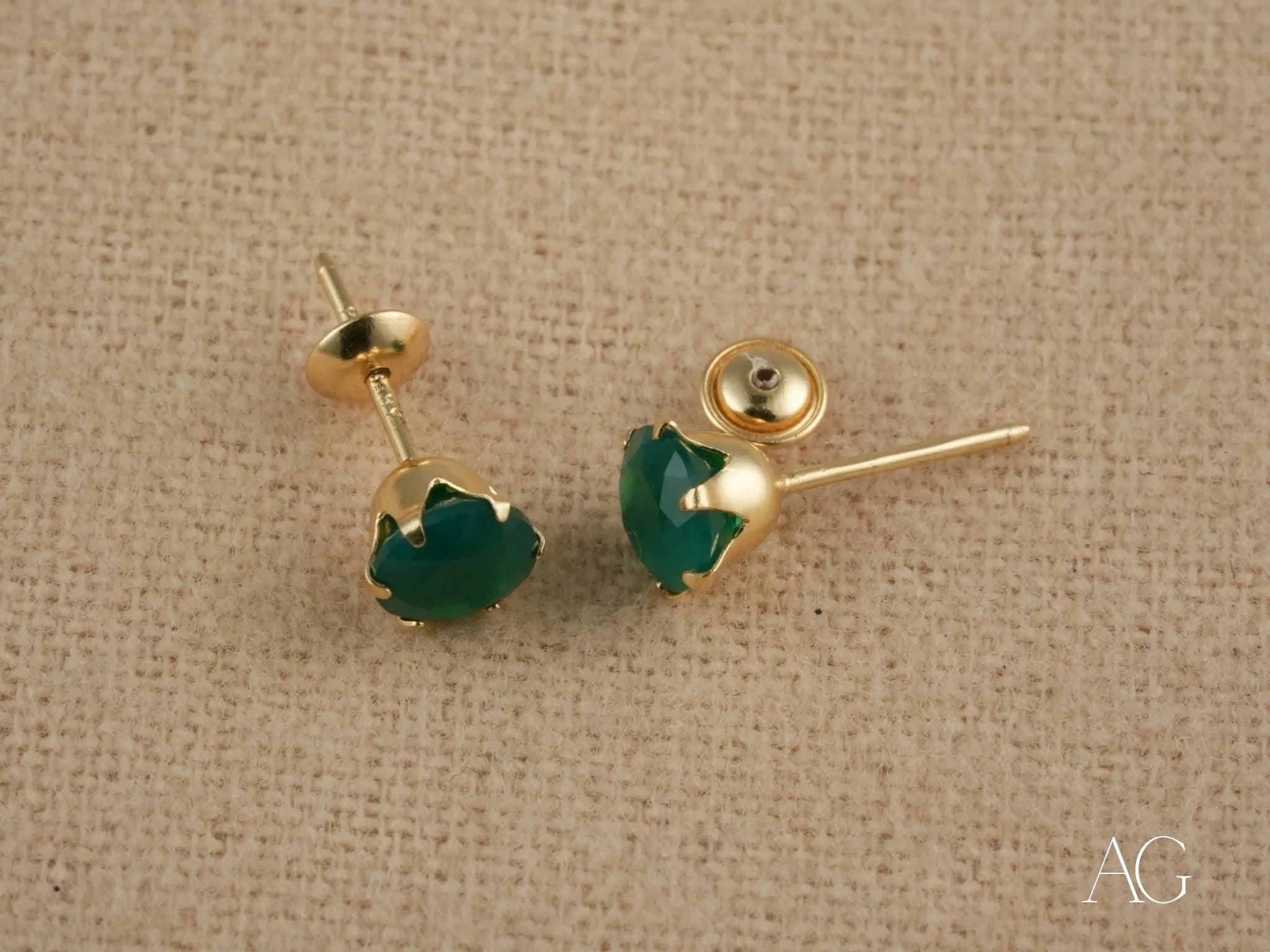 18k Gold Green Cubic Zirconia Stud Earrings for Women – Hypoallergenic Luxury Jewelry for Parties, Weddings & Everyday Wear