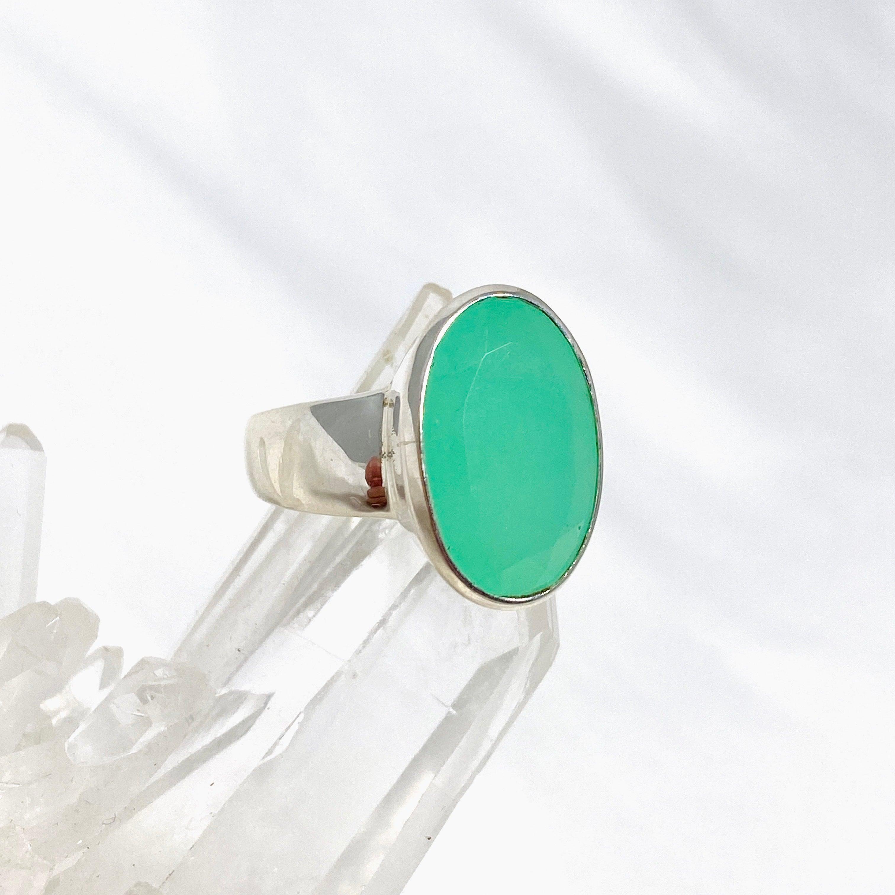 Chrysoprase Faceted Oval Ring - Size 7.5 - PRGJ472 - Elegant Green Gemstone Jewelry for Women, Perfect for Weddings, Parties & Special Occasions