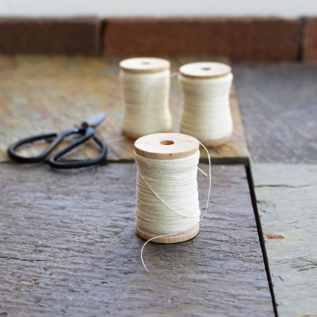 Premium Linen Thread TH325 P674 - High-Quality Natural Fiber for Sewing, Embroidery & Crafting - Perfect for DIY Projects, Quilting & Home Decor