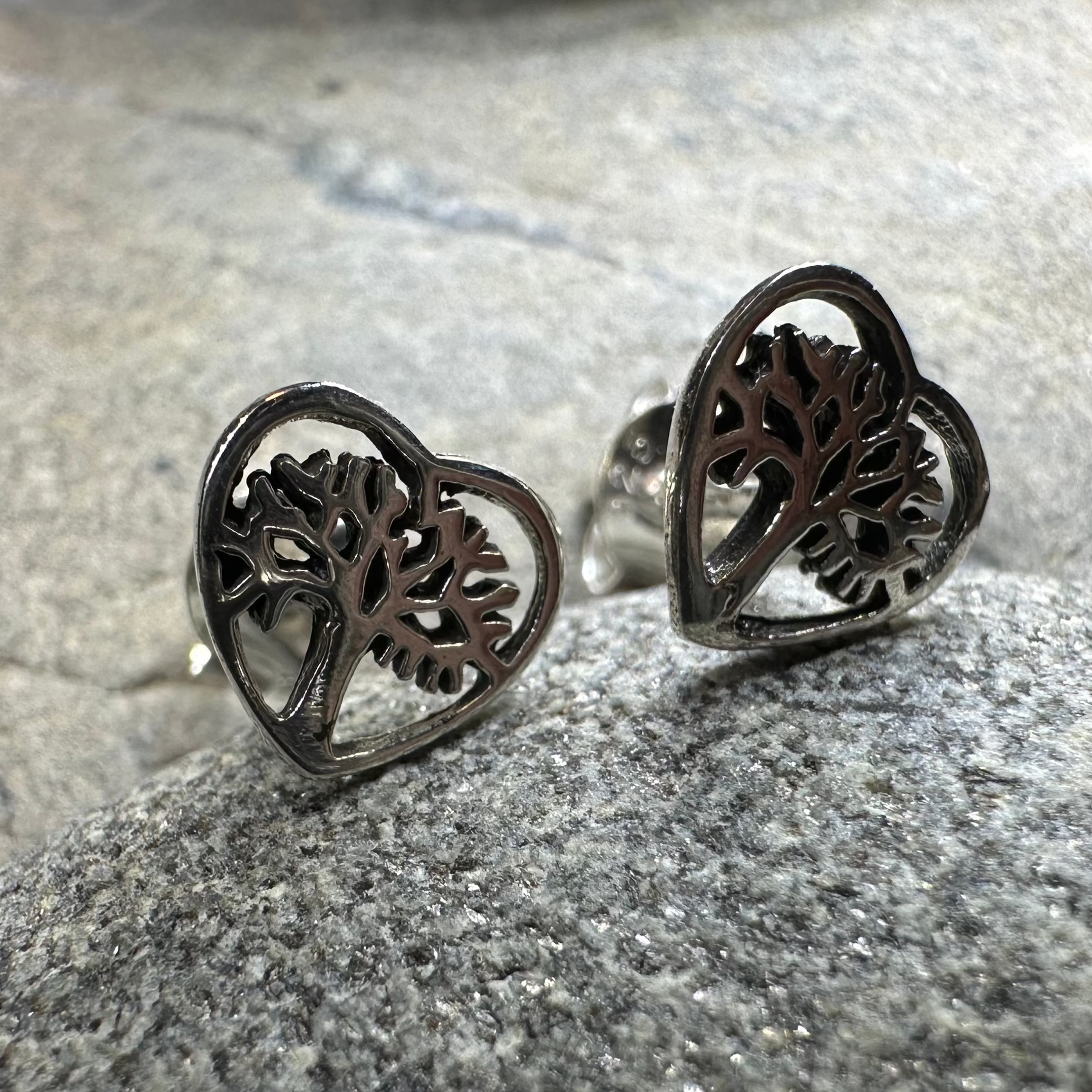 Tree of Life Stud Earrings for Women - Minimalist Beaded Beagle Jewelry - Perfect for Everyday Wear, Gifts & Boho Style