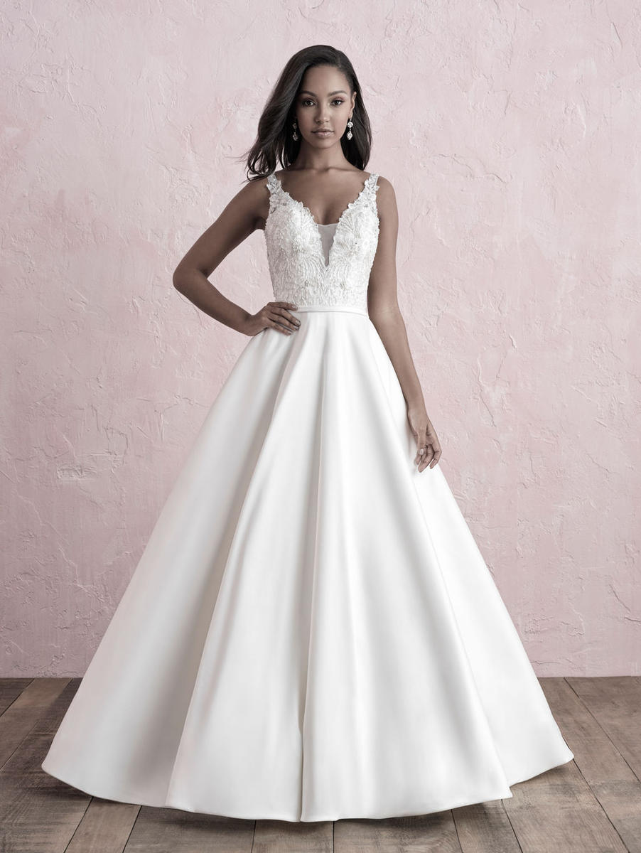 Allure Romance 3271 Sample Wedding Gown - Elegant Lace Bridal Dress for Bride, Perfect for Beach Weddings & Formal Ceremonies