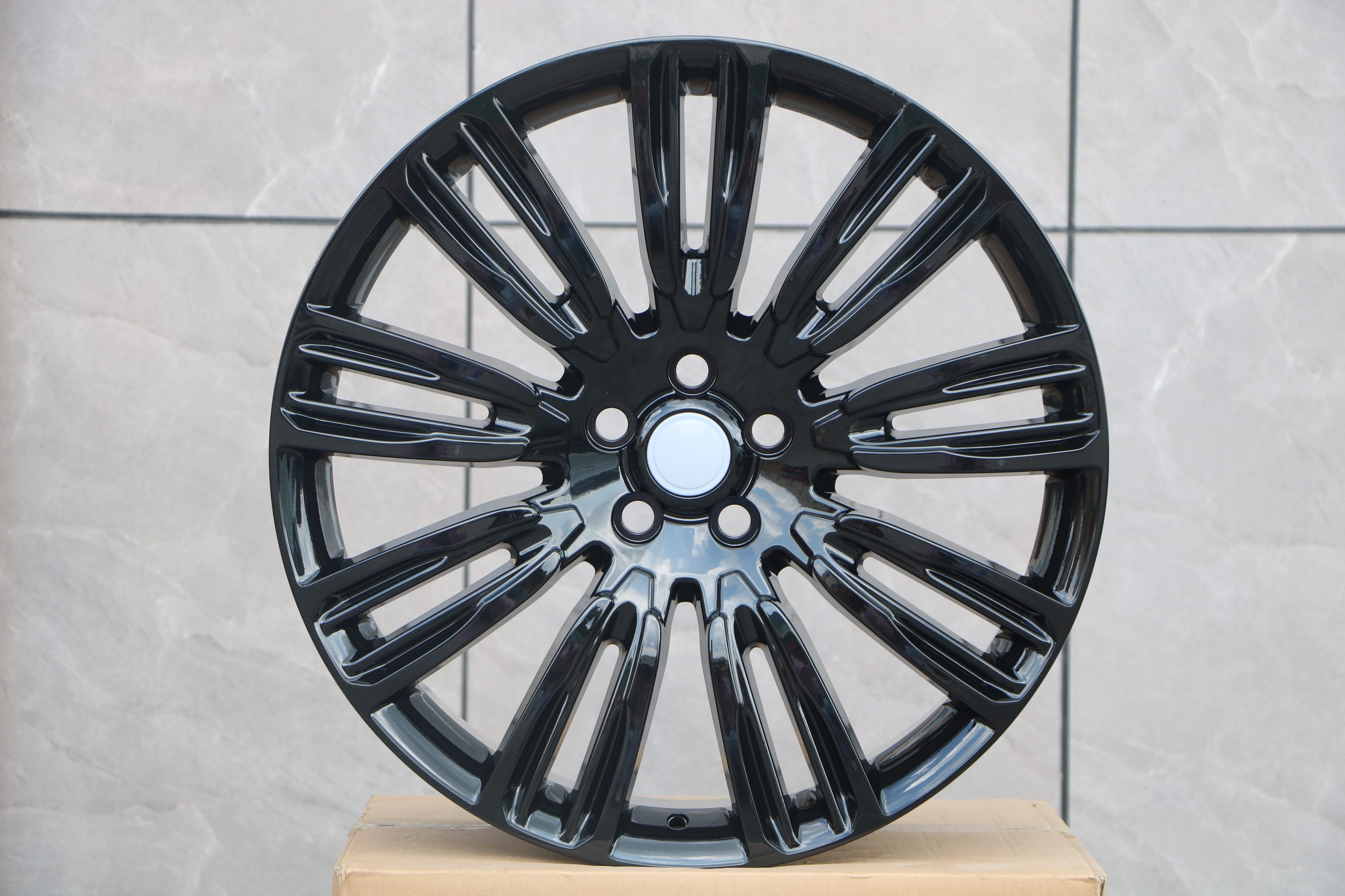 22-Inch Alloy Wheels for Range Rover Vogue, Sport, Defender, Discovery & LR3/LR4 - Premium Off-Road & Luxury SUV Rims for Enhanced Style & Performance