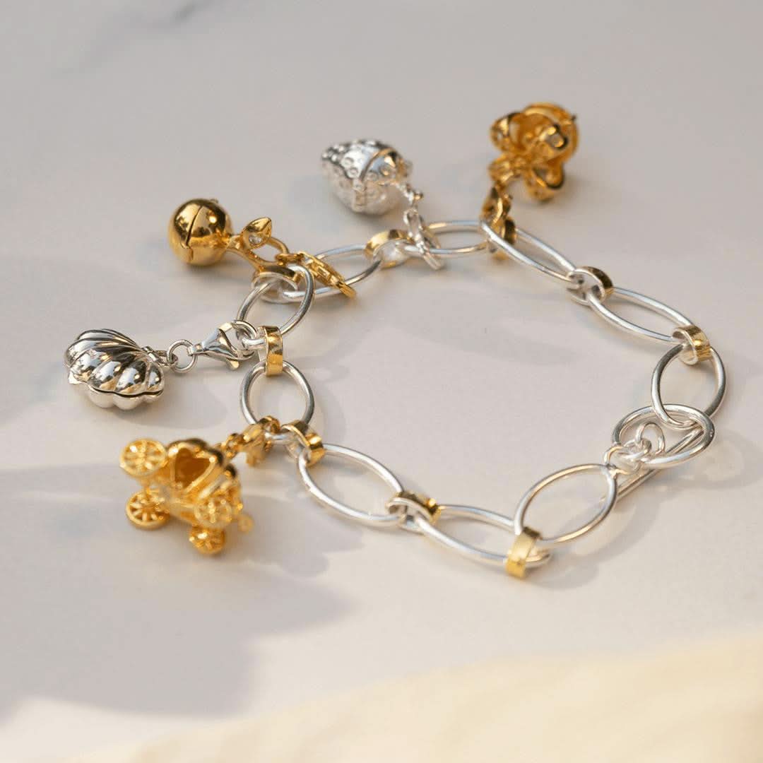 Enchanted Gold Castle Charm - Elegant Home Decor for Fantasy & Fairy Tale Themed Rooms, Perfect for Bedroom, Living Room, and Gift Giving