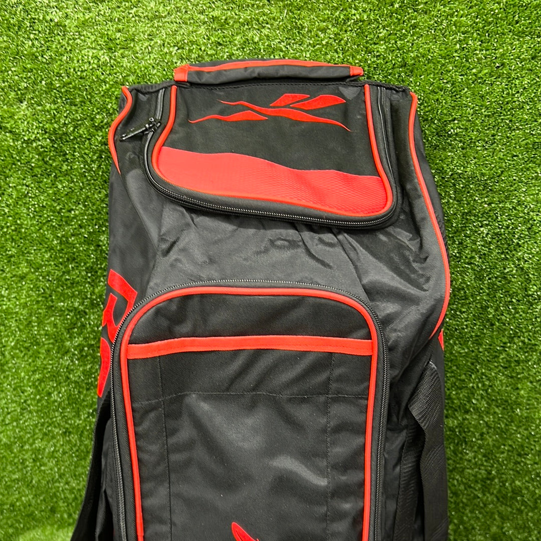 Reebok Stricker Junior/Youth Wheelie Cricket Kit Bag - Durable Sports Equipment for Kids & Teens - Perfect for Cricket Practice, Matches & Travel