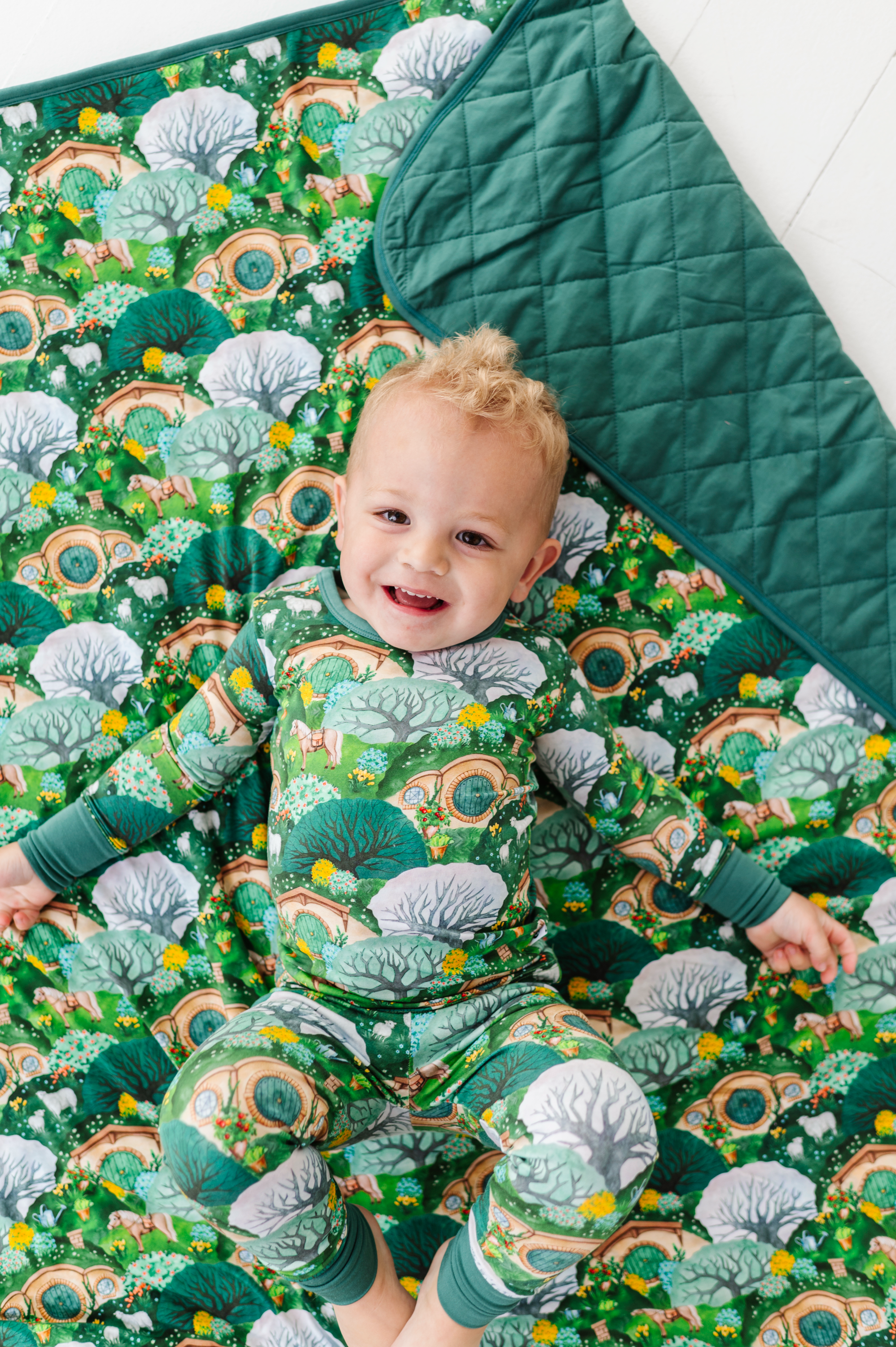 The Shire™ In Bloom Quilted Oversized Blanket - Soft Floral Design for Cozy Home, Bedroom, and Outdoor Use